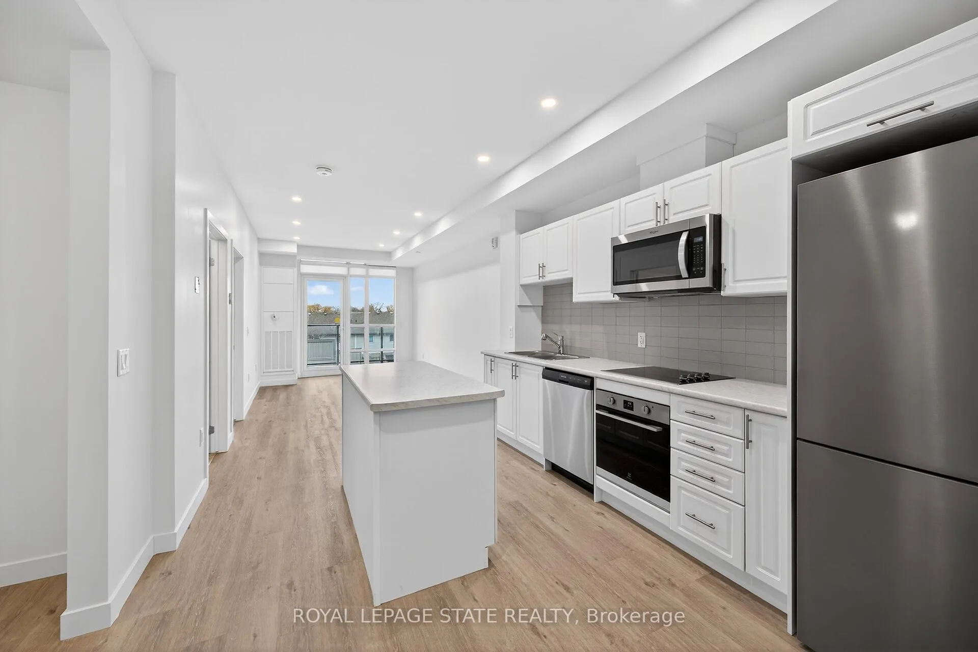 Photo 6 of Unit 327, 461 Green Road, Hamilton, Lakeshore — HOMEH