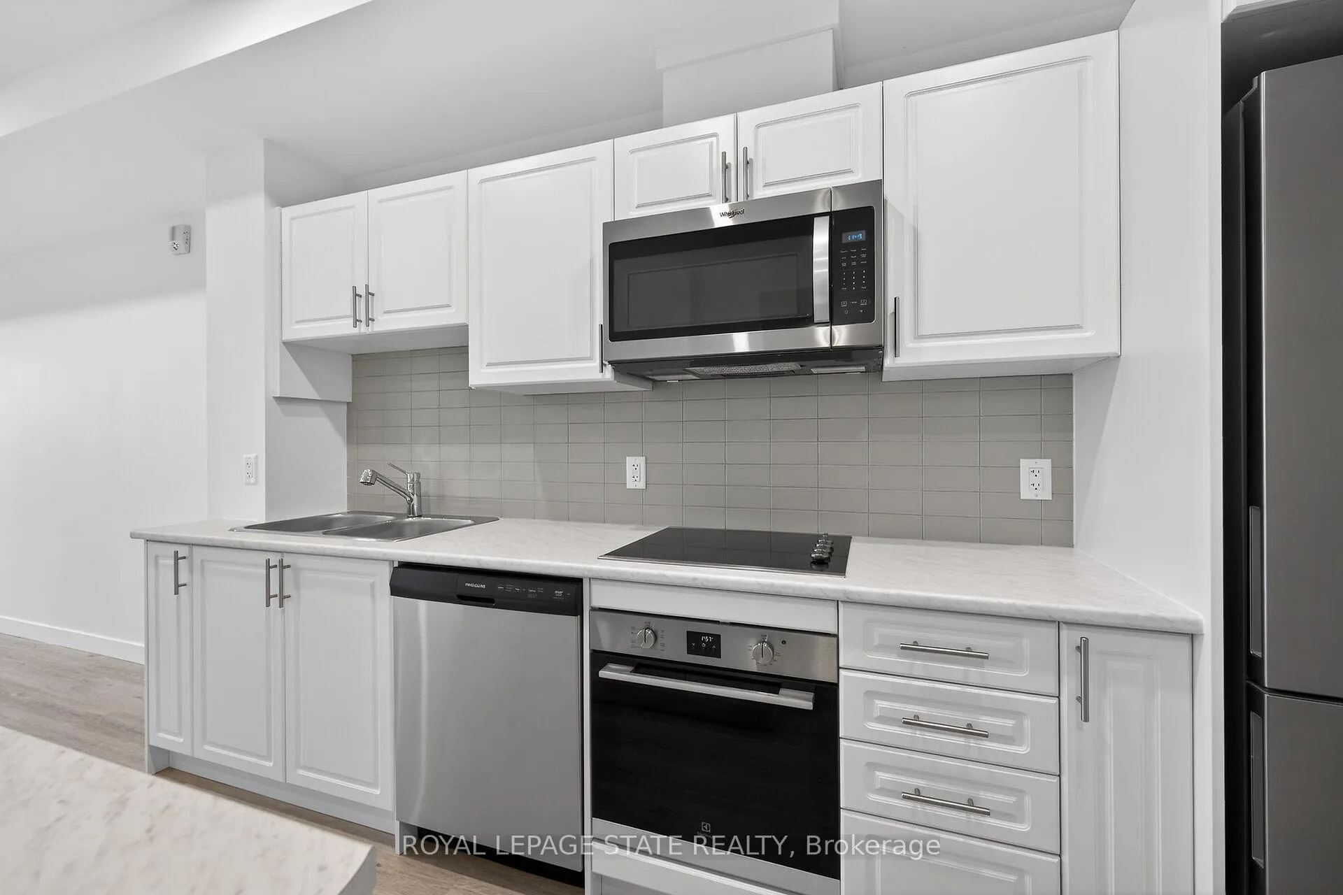 Photo 10 of Unit 327, 461 Green Road, Hamilton, Lakeshore — HOMEH