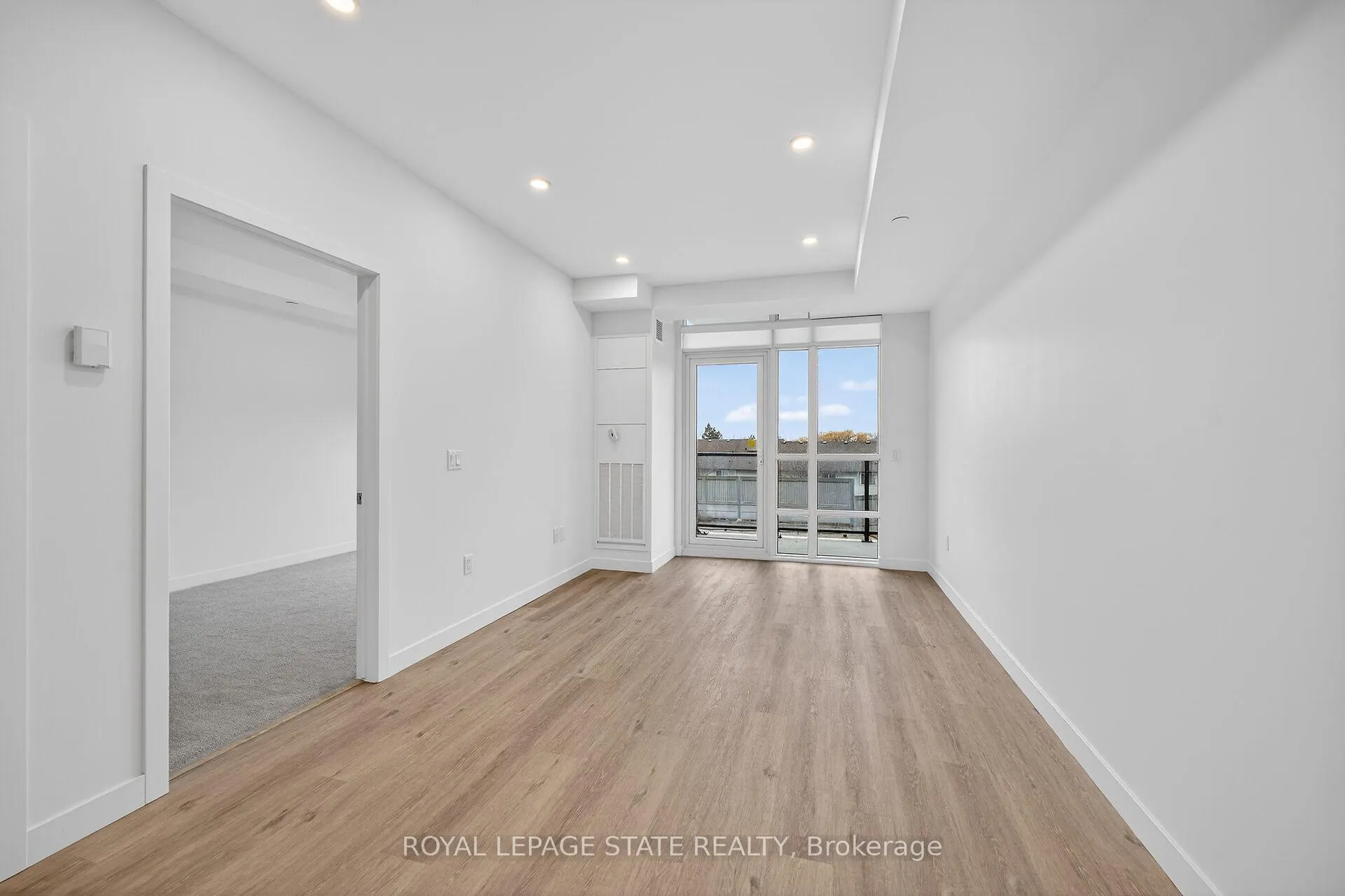 Photo 13 of Unit 327, 461 Green Road, Hamilton, Lakeshore — HOMEH