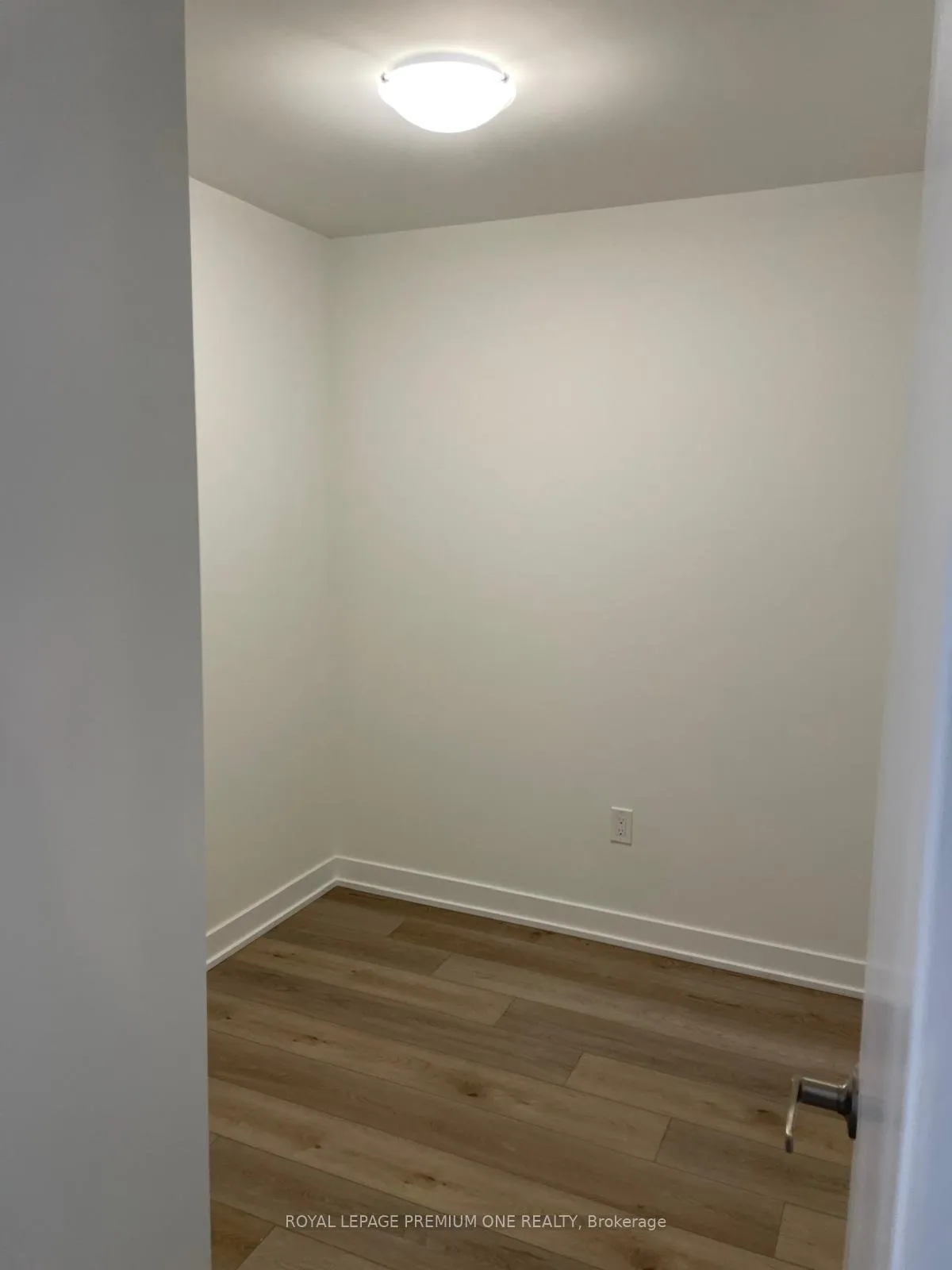 Photo 8 of Unit 412, 770 Whitlock Avenue, Milton, Cobban — HOMEH