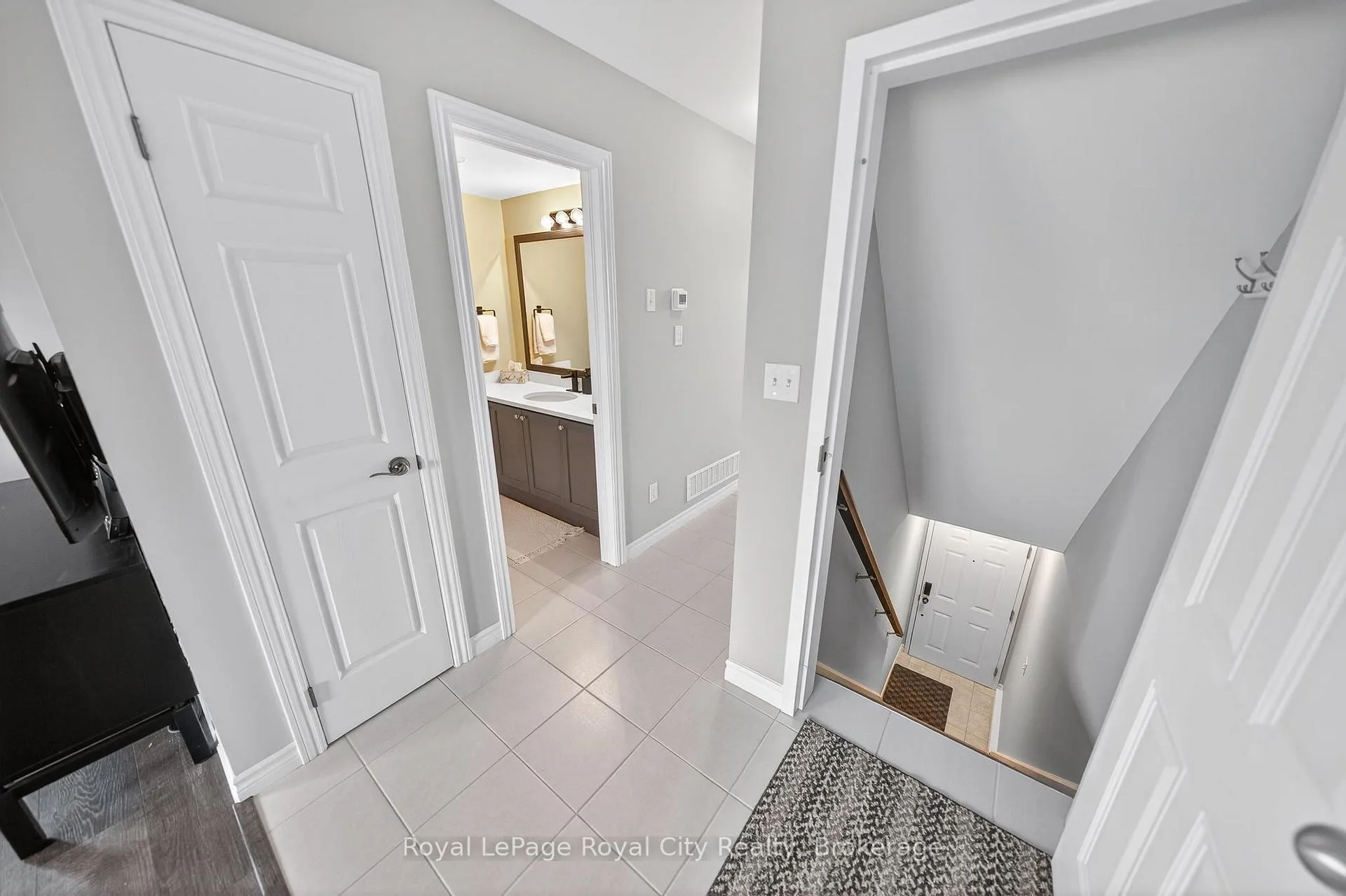 Photo 2 of Unit 1B, 85 Mullin Drive, Guelph, Victoria North — HOMEH
