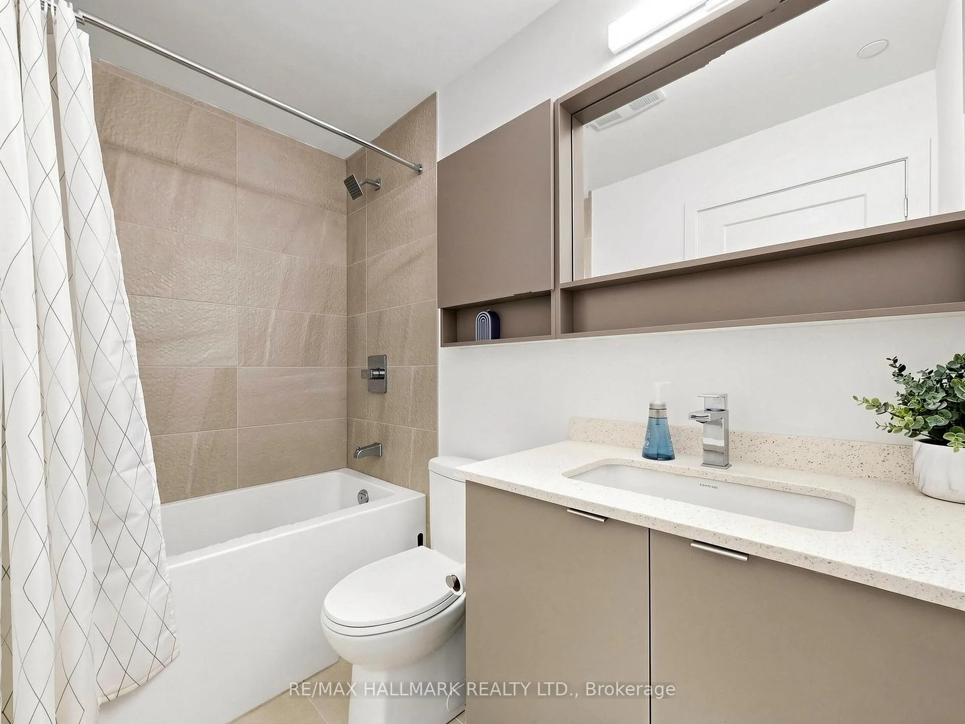 Photo 12 of Unit 612, 415 Main Street W, Hamilton, Kirkendall — HOMEH