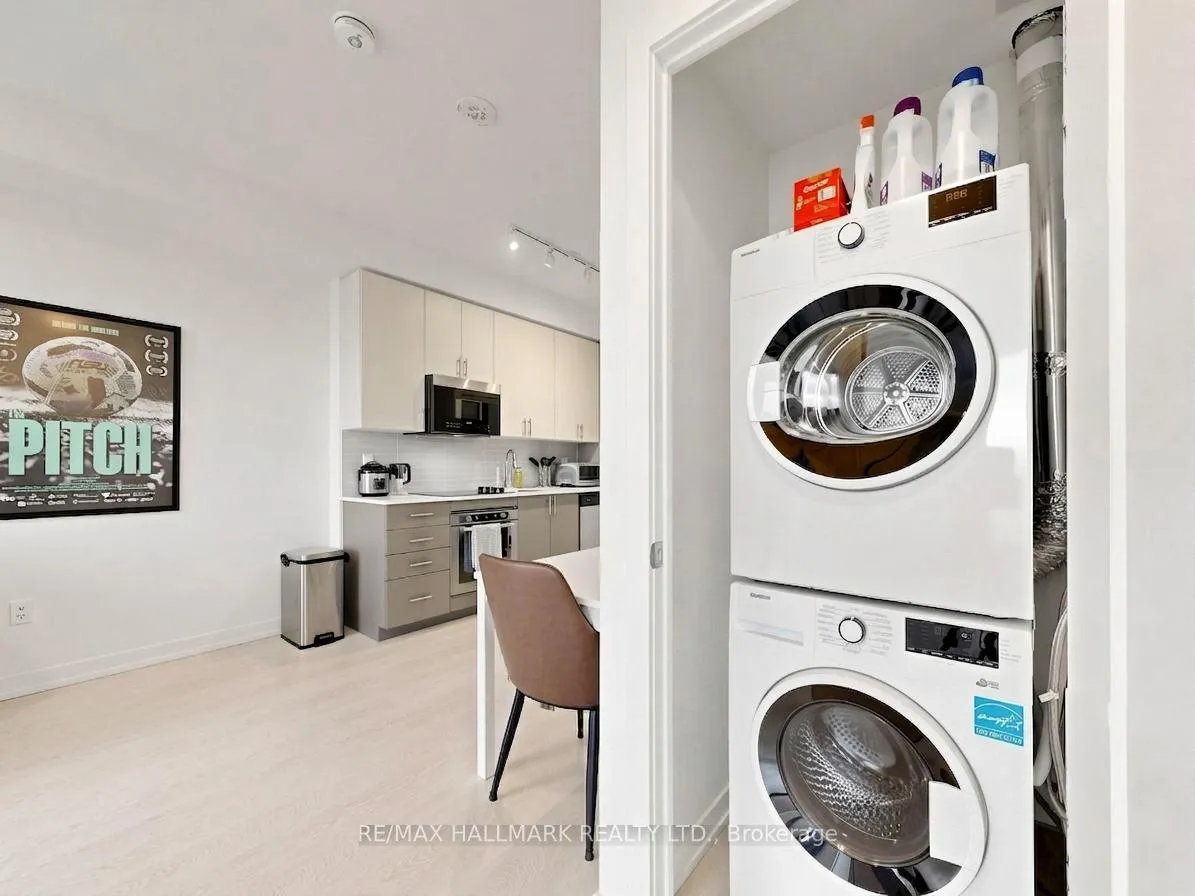 Photo 14 of Unit 612, 415 Main Street W, Hamilton, Kirkendall — HOMEH