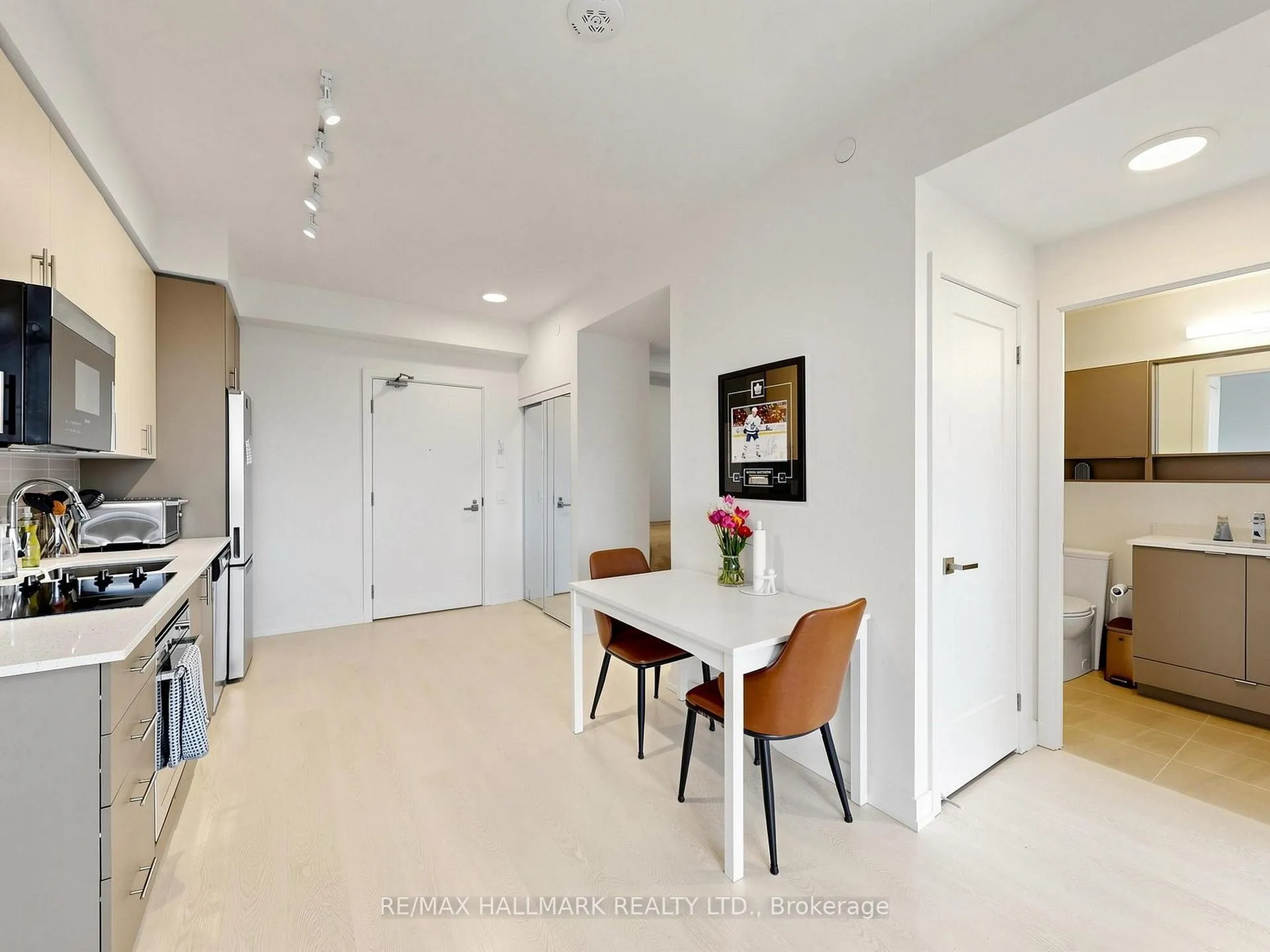Photo 15 of Unit 612, 415 Main Street W, Hamilton, Kirkendall — HOMEH