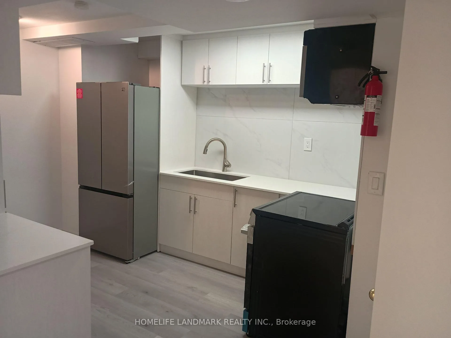 Photo 6 of 112 Holm Crescent, Markham, Aileen-Willowbrook — HOMEH