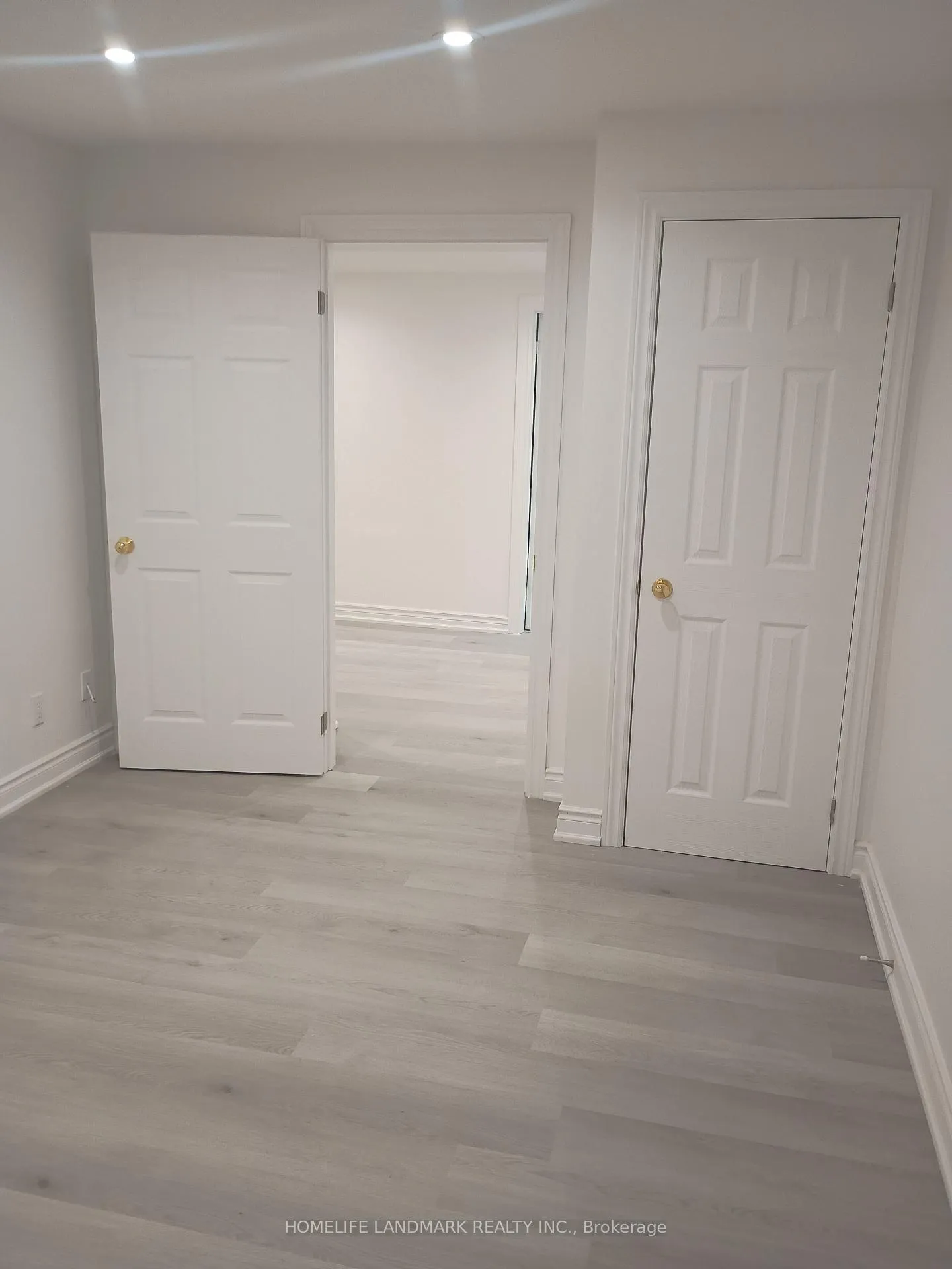 Photo 11 of 112 Holm Crescent, Markham, Aileen-Willowbrook — HOMEH