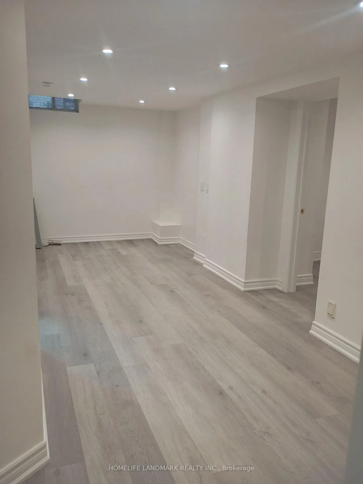 Photo 1 of 112 Holm Crescent, Markham, Aileen-Willowbrook — HOMEH