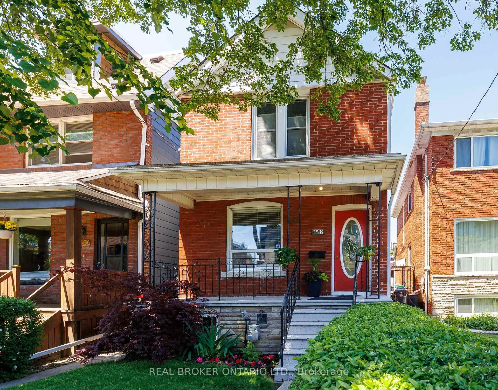 Front of 158 Yarmouth Road