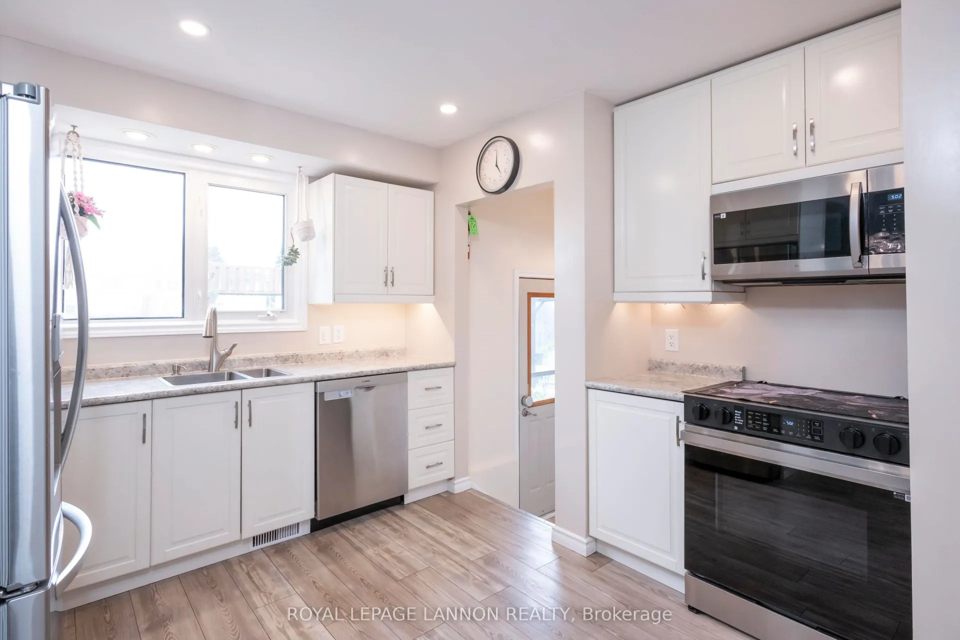 Photo 9 of 159 Woodside Street, Thunder Bay, Grandview — HOMEH