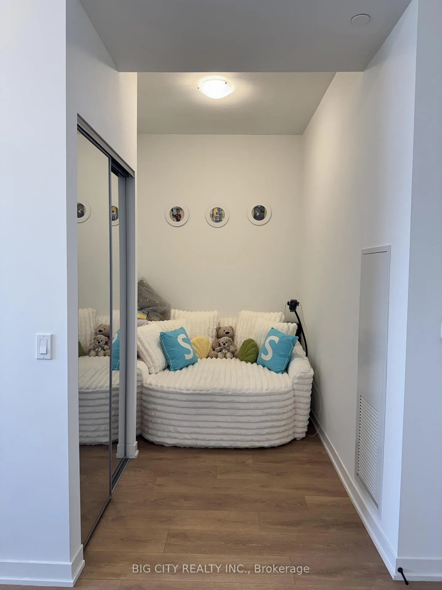 Photo 6 of Unit 2506, 474 Caldari Road, Vaughan, Concord — HOMEH