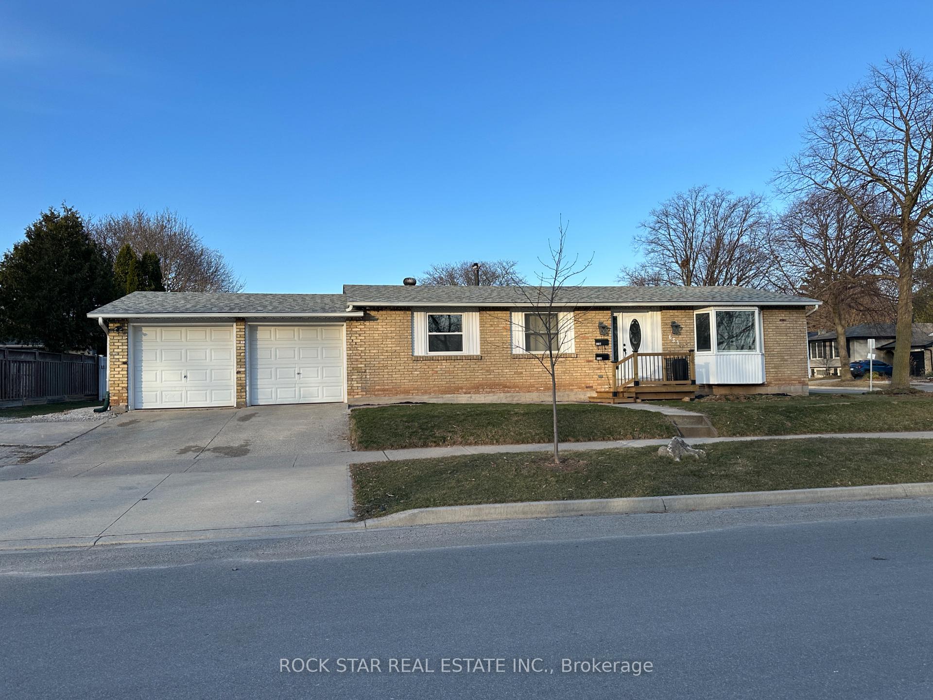 Photo 1 of Unit (LOWER), 631 Maclaren Drive, Burlington, Roseland — HOMEH