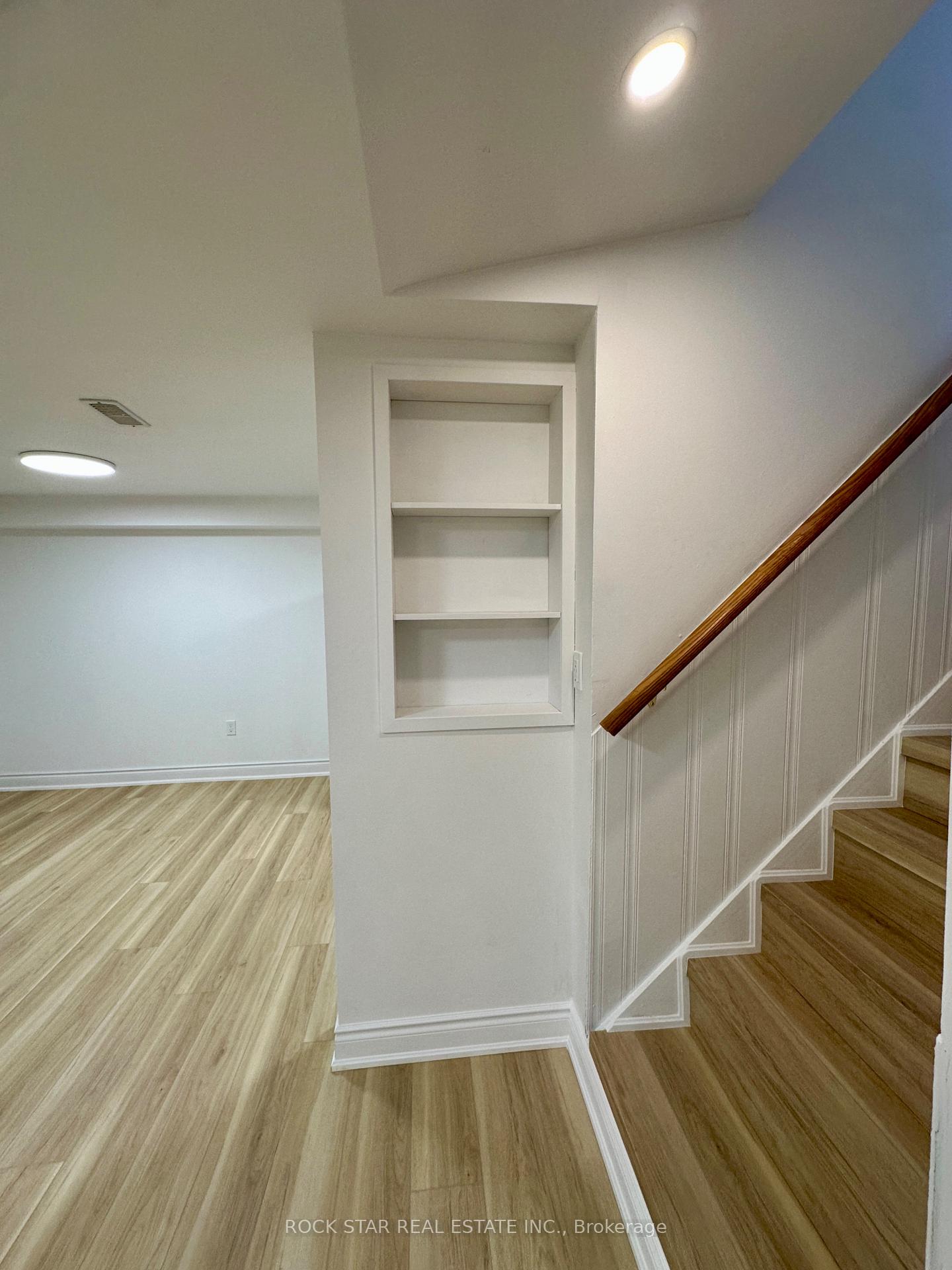 Photo 23 of Unit (LOWER), 631 Maclaren Drive, Burlington, Roseland — HOMEH