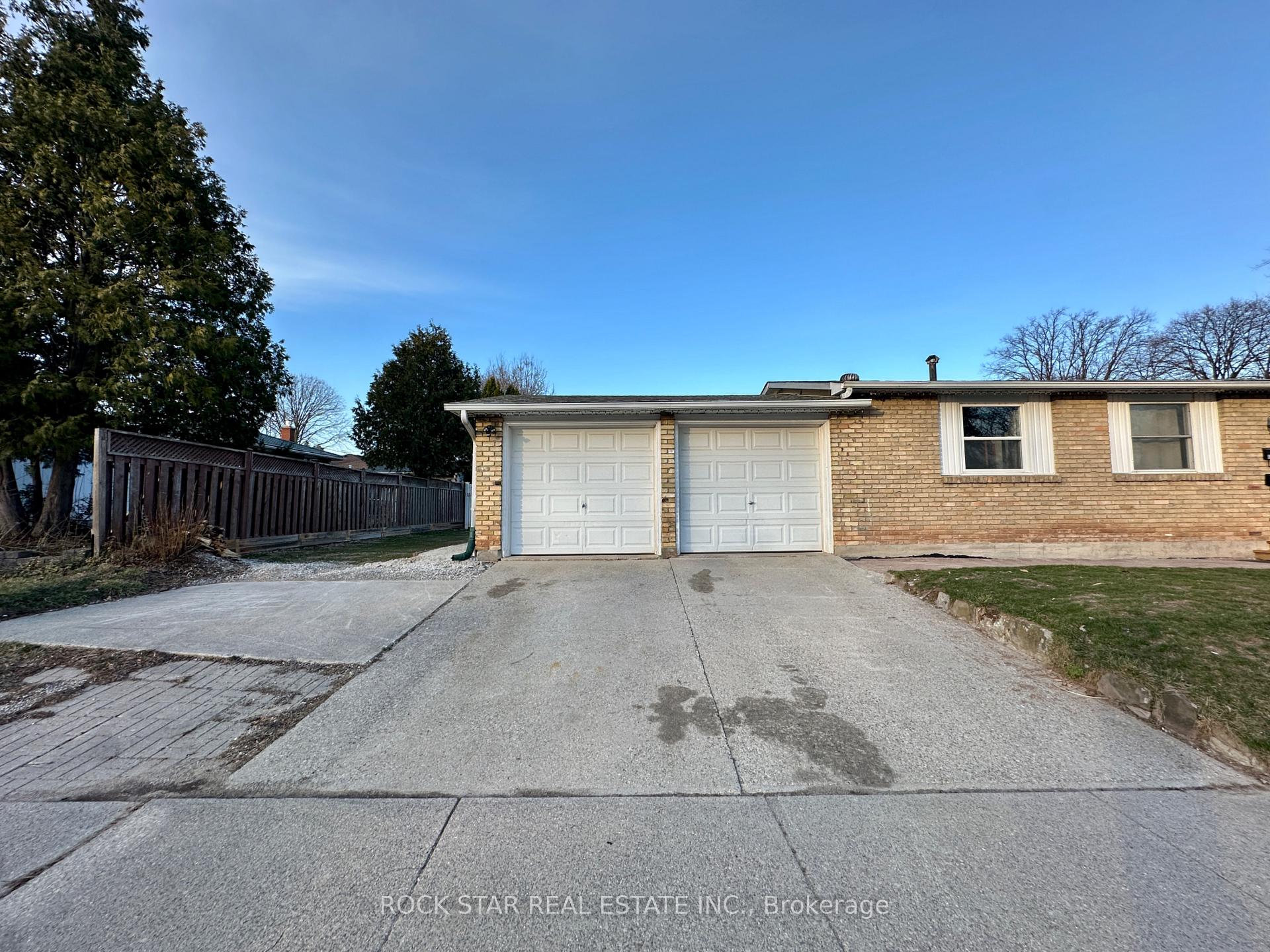 Photo 31 of Unit (LOWER), 631 Maclaren Drive, Burlington, Roseland — HOMEH
