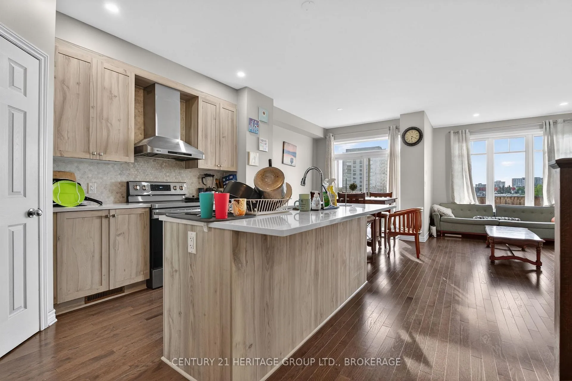 Photo 5 of 1364 Demers Avenue, Kingston, East Gardiners Rd — HOMEH