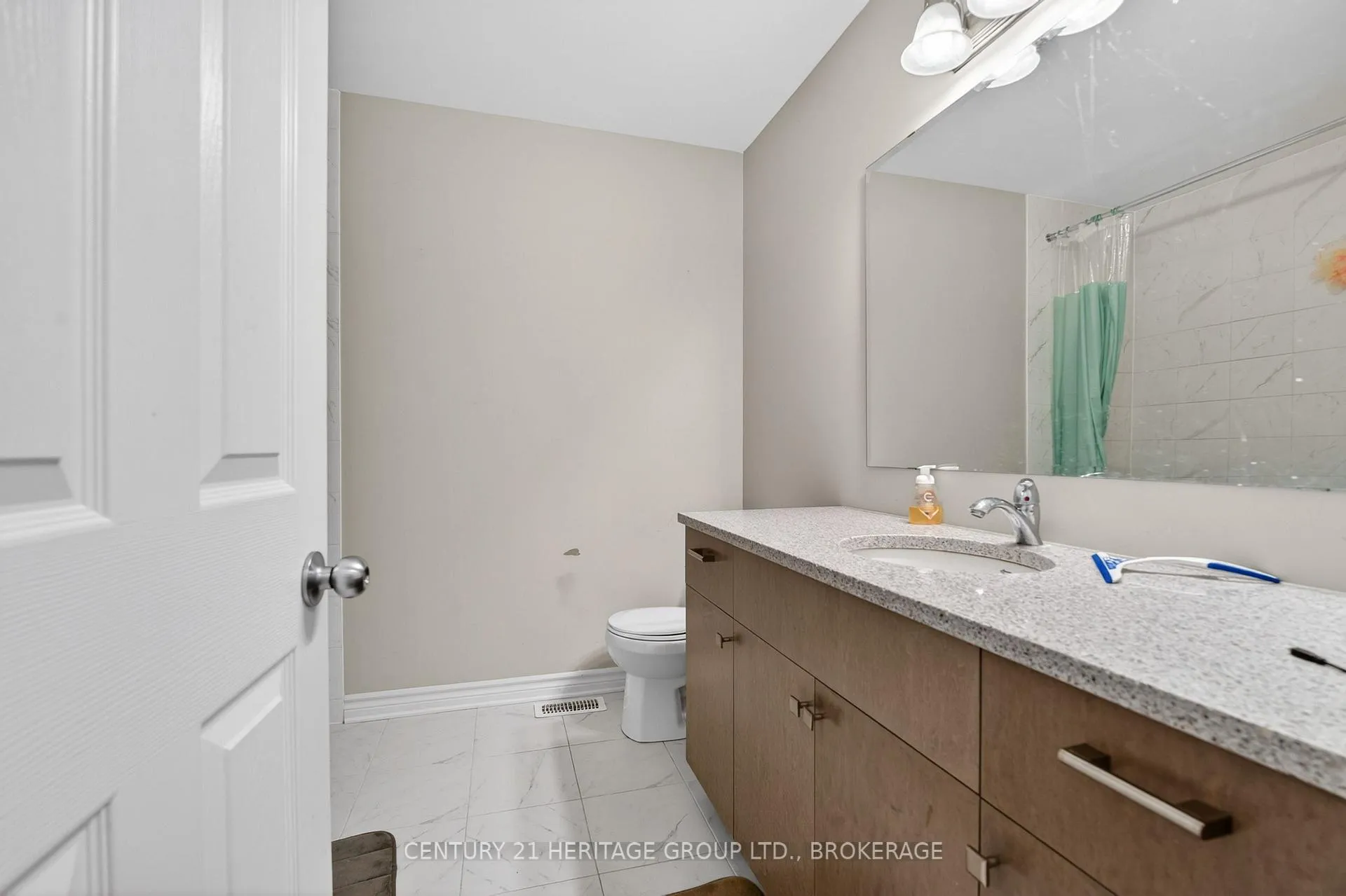 Photo 17 of 1364 Demers Avenue, Kingston, East Gardiners Rd — HOMEH