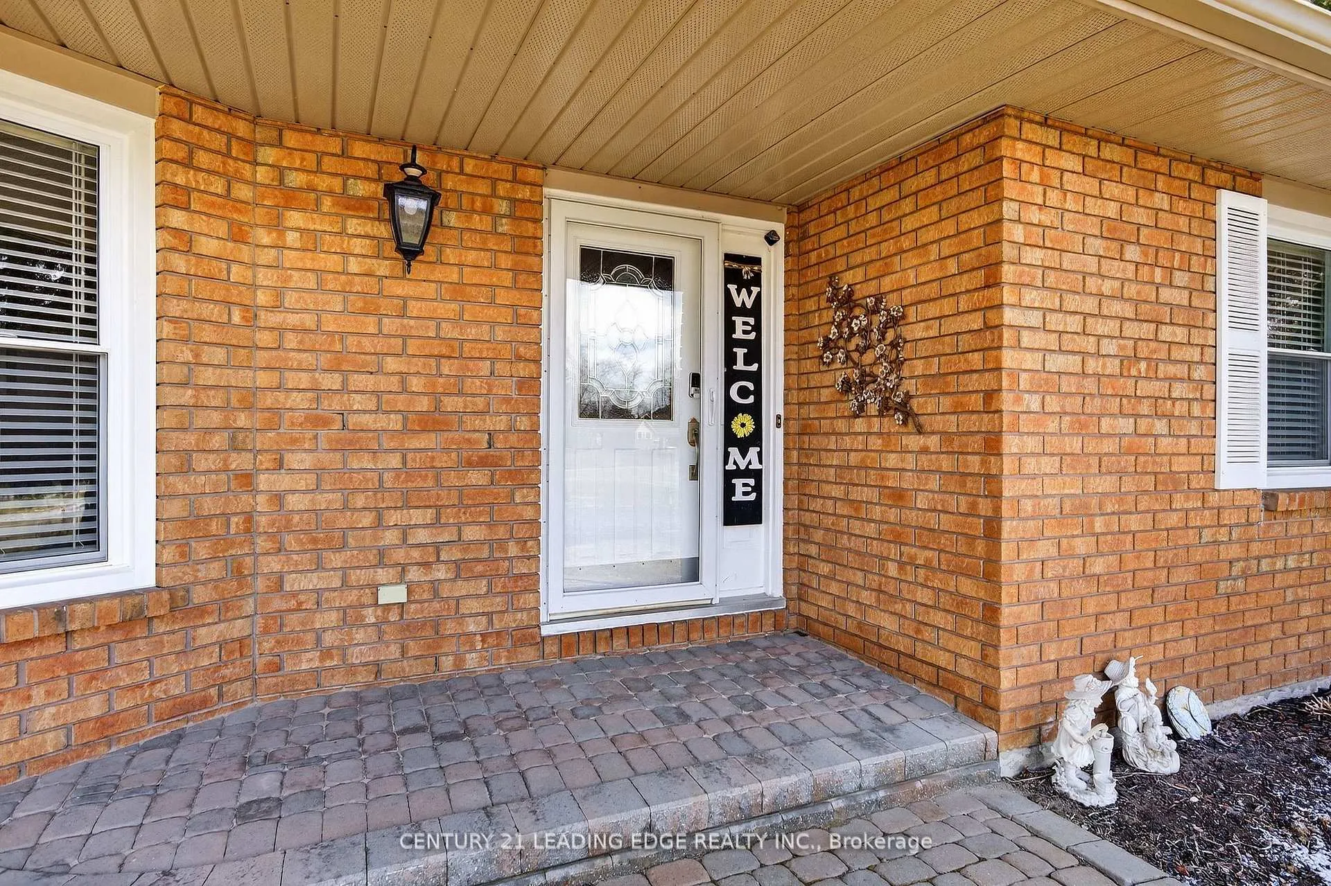 Photo 3 of 17 Sandlewood Trail, Ramara, Brechin — HOMEH