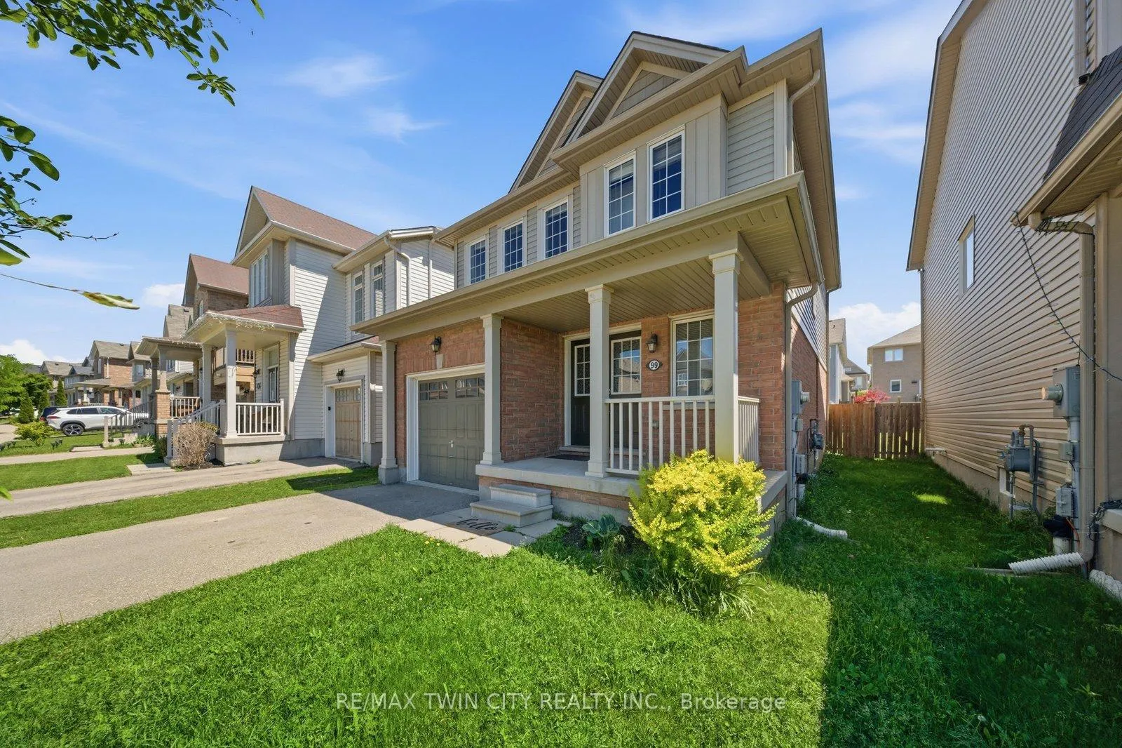 Photo 3 of 99 Warner Lane S, Brantford — HOMEH