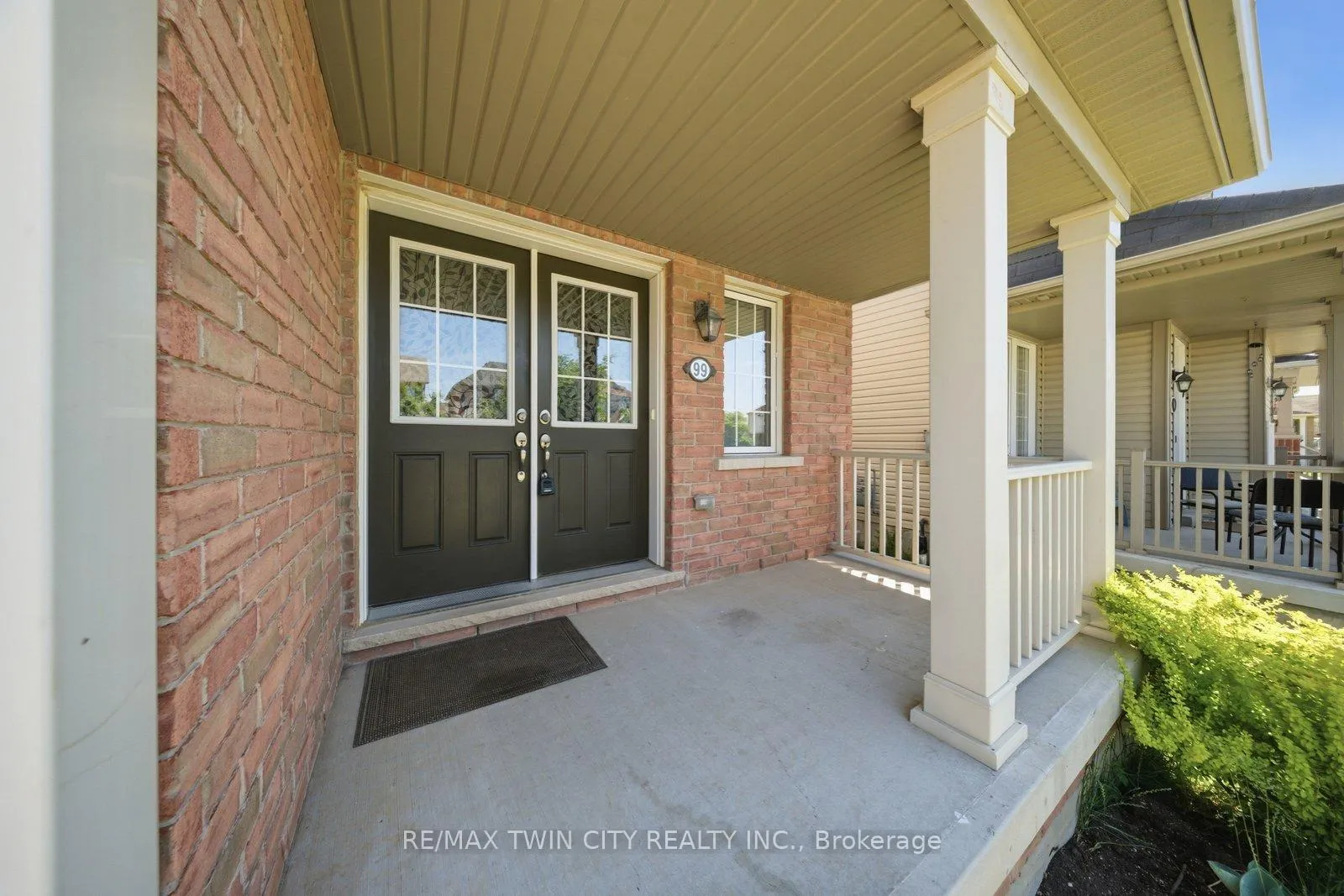 Photo 4 of 99 Warner Lane S, Brantford — HOMEH