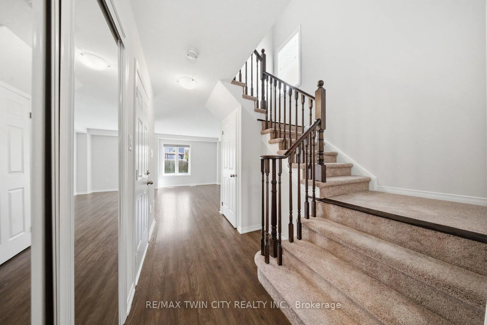 Photo 6 of 99 Warner Lane S, Brantford — HOMEH
