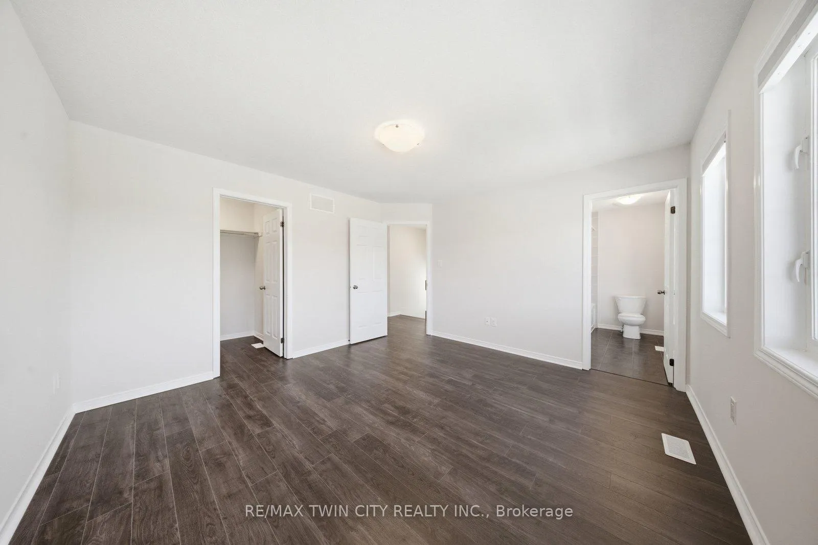 Photo 17 of 99 Warner Lane S, Brantford — HOMEH