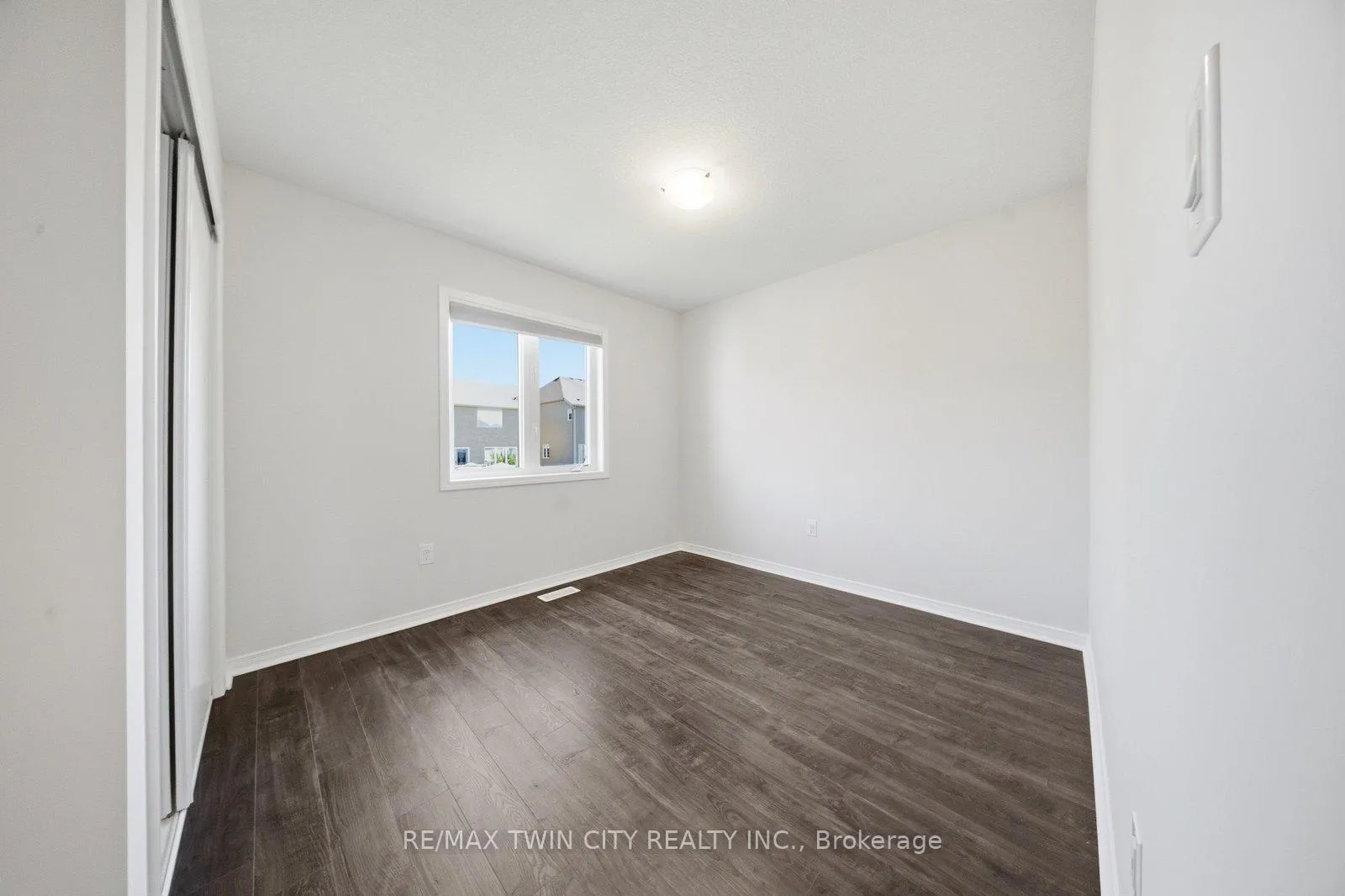 Photo 19 of 99 Warner Lane S, Brantford — HOMEH