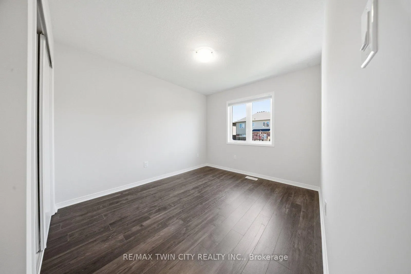Photo 20 of 99 Warner Lane S, Brantford — HOMEH
