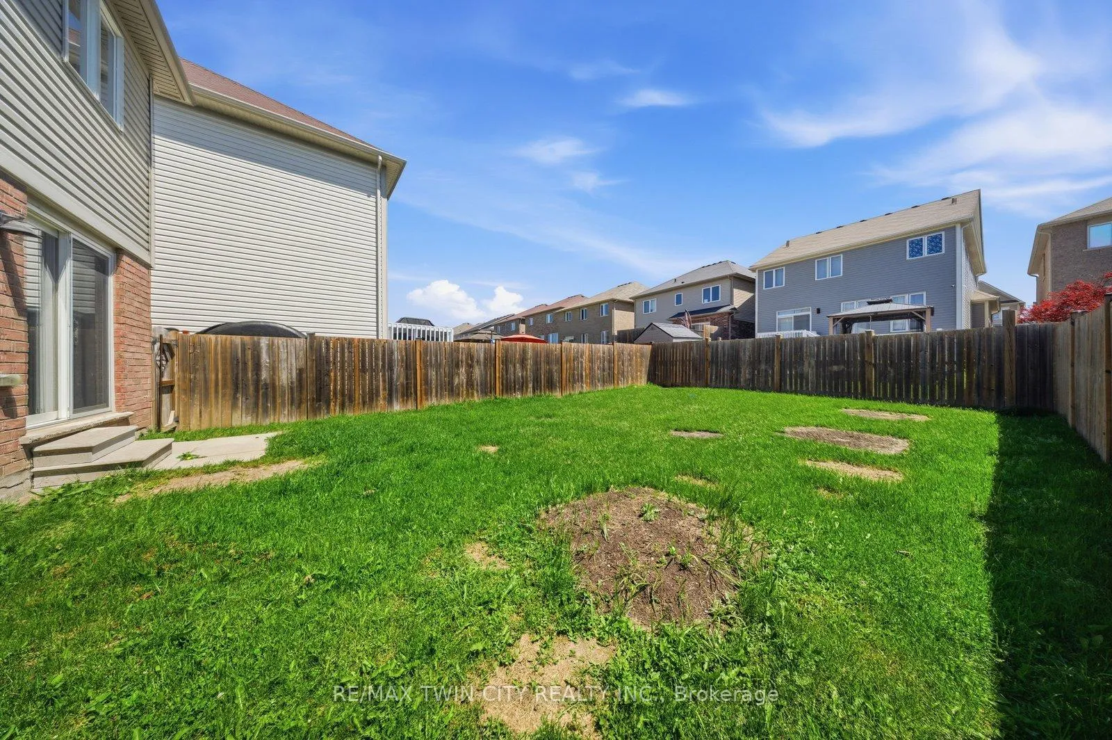 Photo 29 of 99 Warner Lane S, Brantford — HOMEH