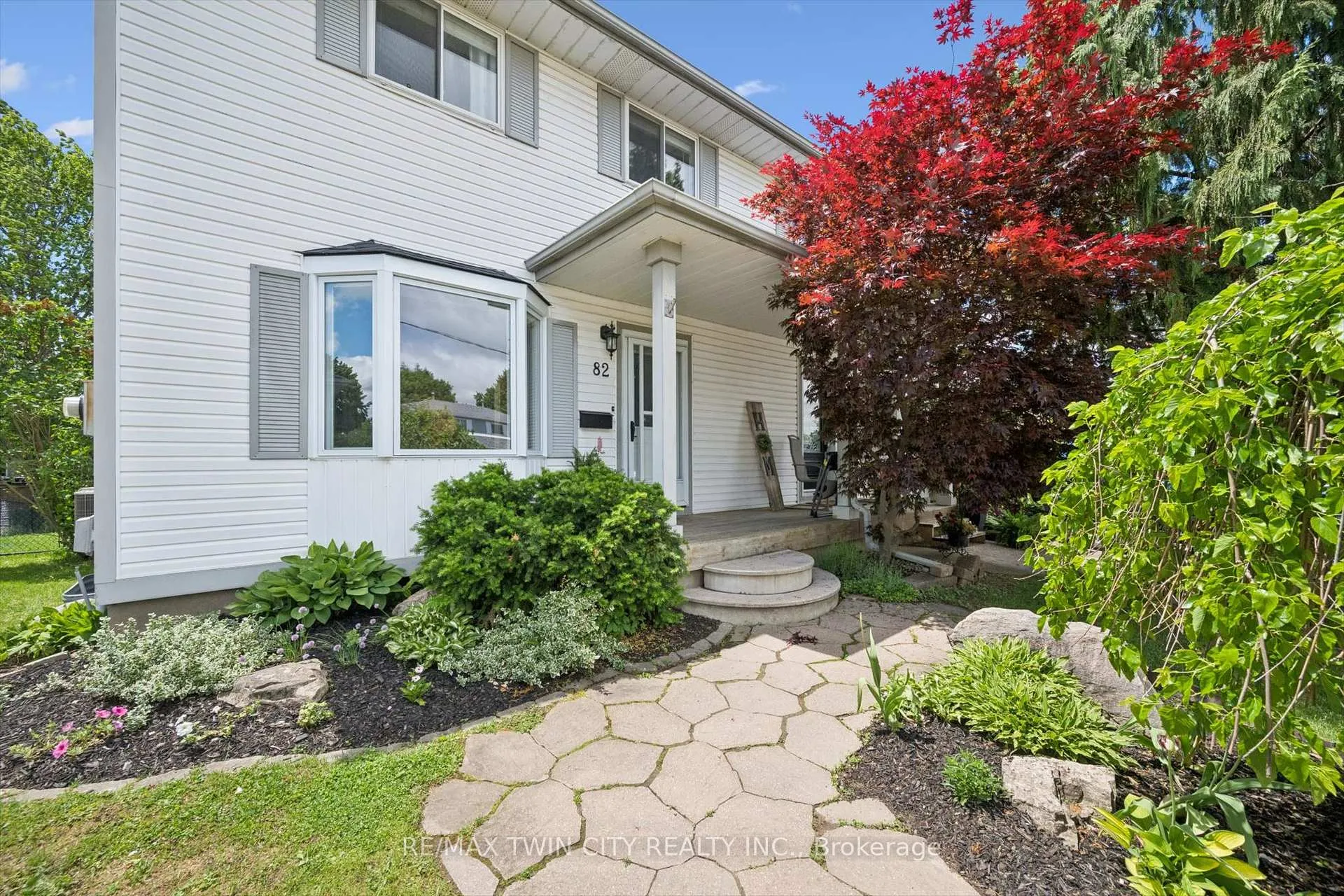 Photo 2 of 82 Catherine Street, Wilmot, New Hamburg — HOMEH