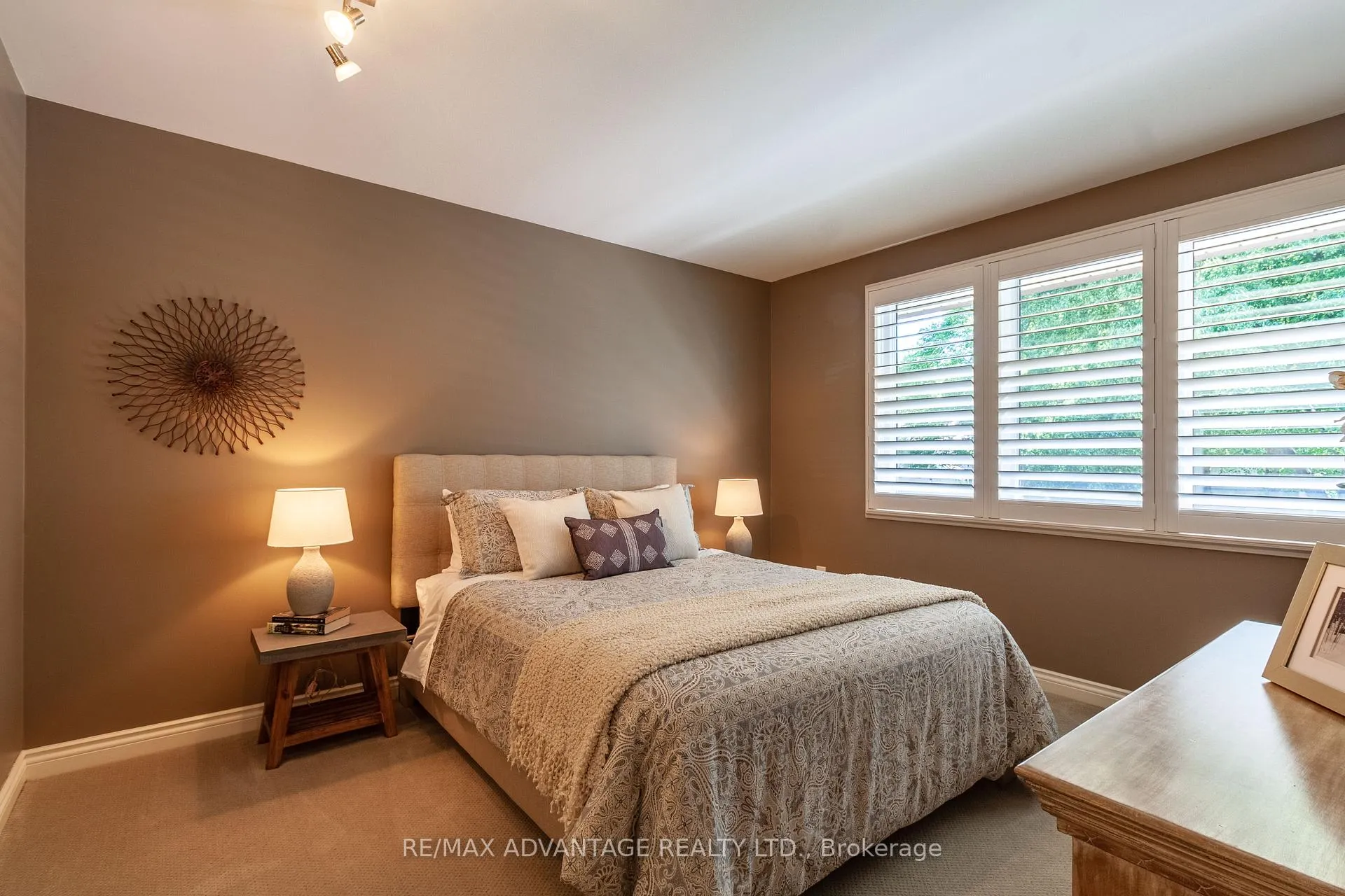 Photo 19 of 11 Farmington Crescent, London, South L — HOMEH