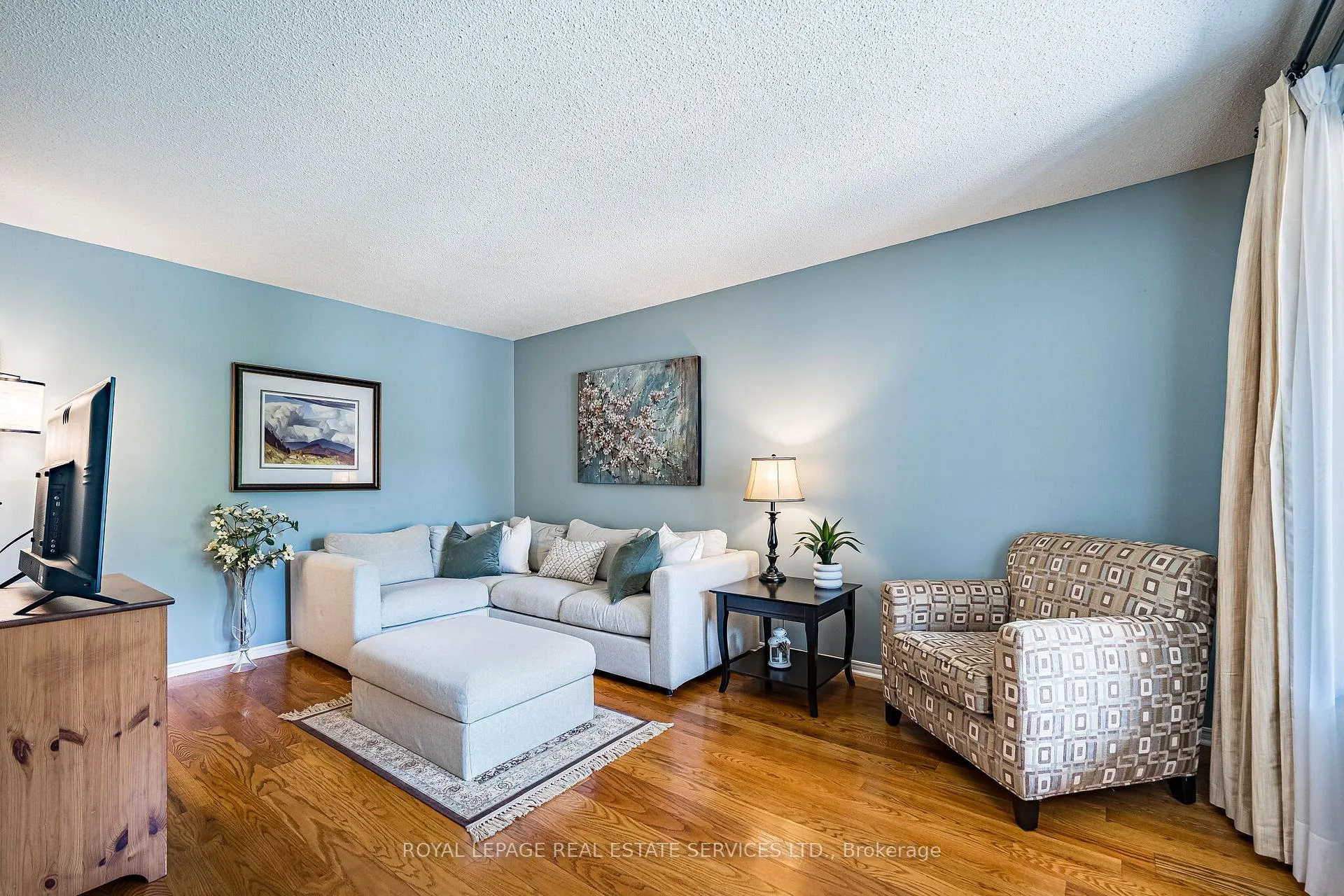 Photo 9 of 19 Newgreen Crescent, Brampton, Westgate — HOMEH