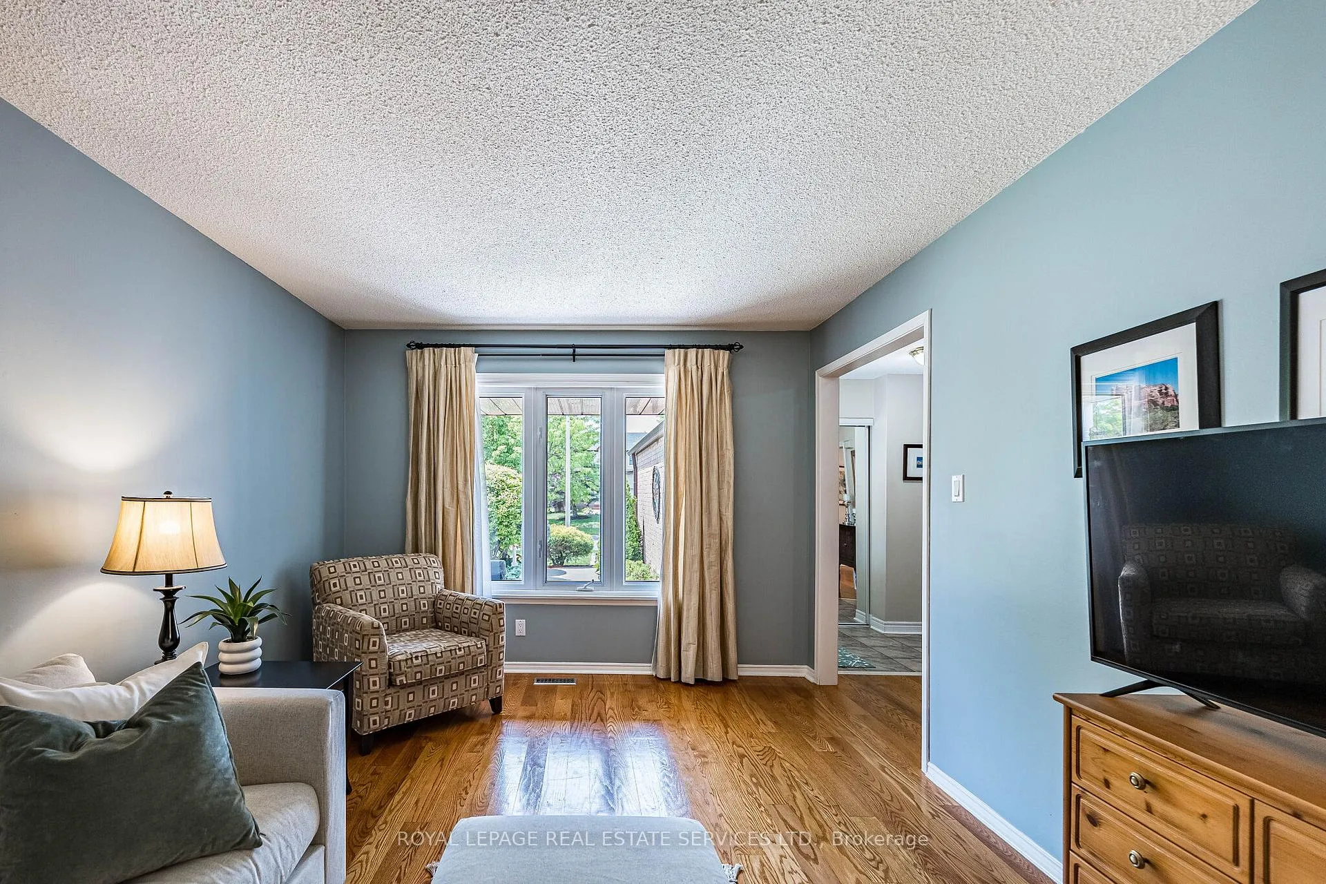 Photo 10 of 19 Newgreen Crescent, Brampton, Westgate — HOMEH