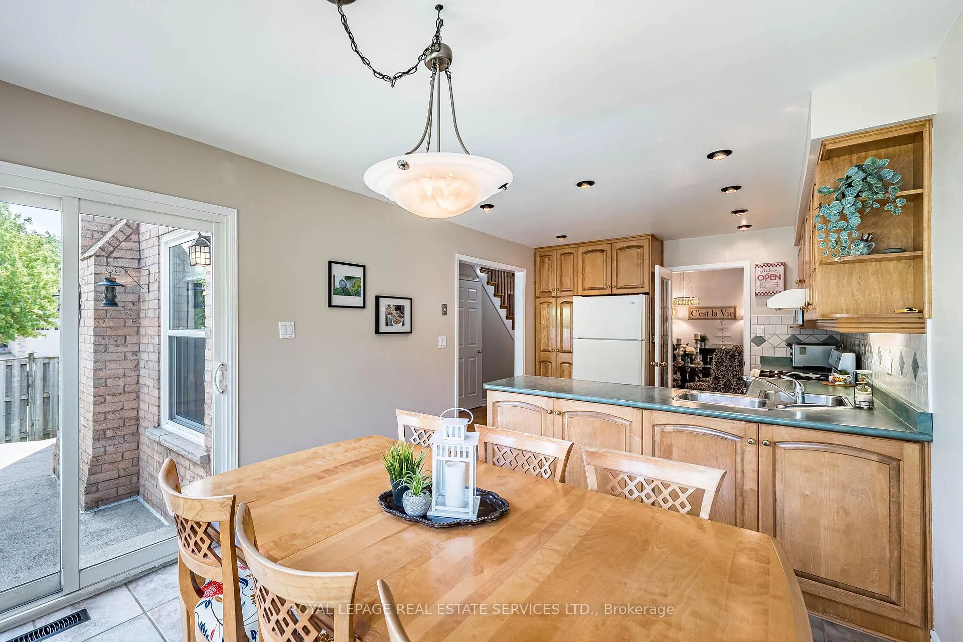 Photo 16 of 19 Newgreen Crescent, Brampton, Westgate — HOMEH
