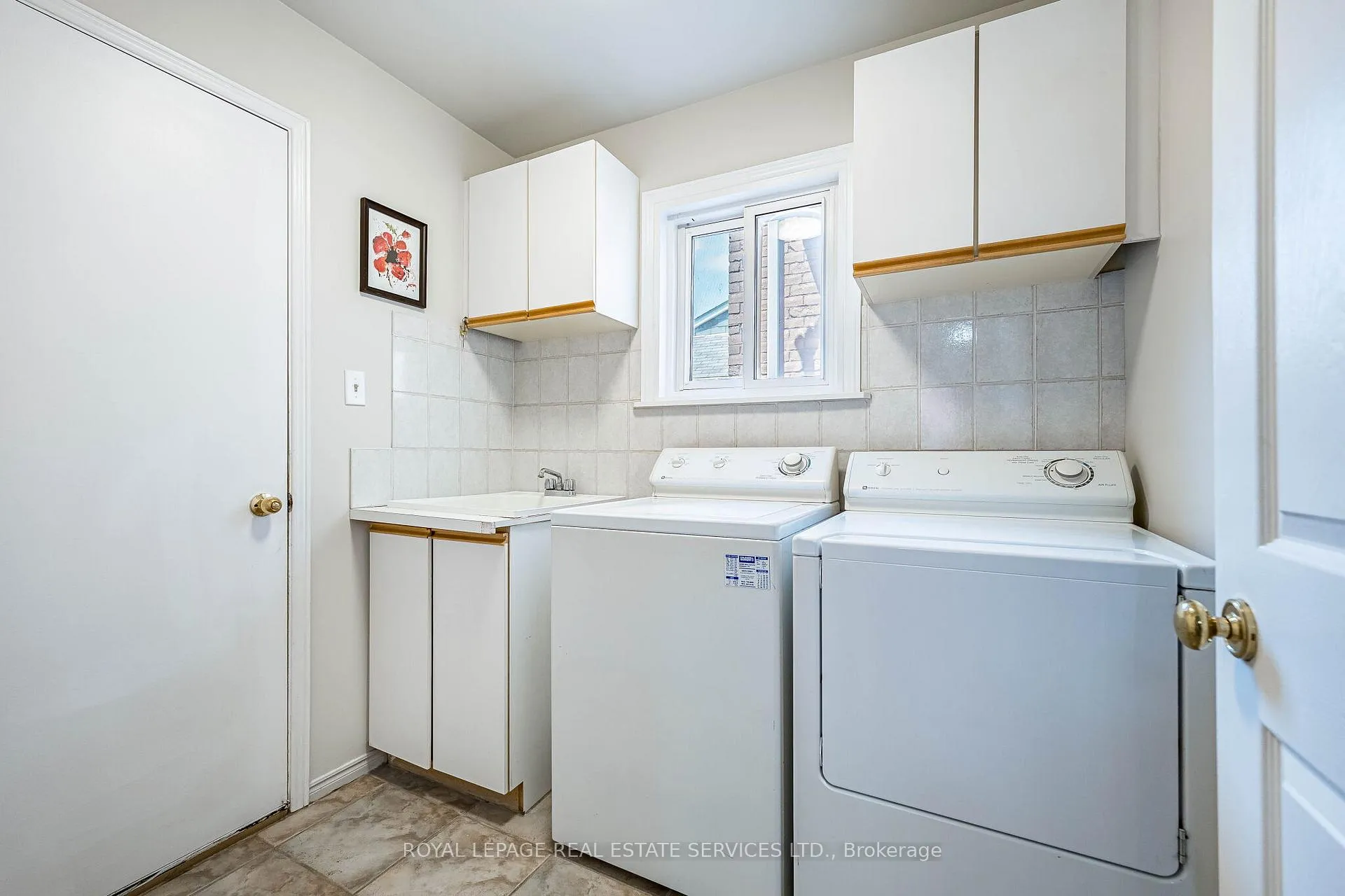 Photo 20 of 19 Newgreen Crescent, Brampton, Westgate — HOMEH