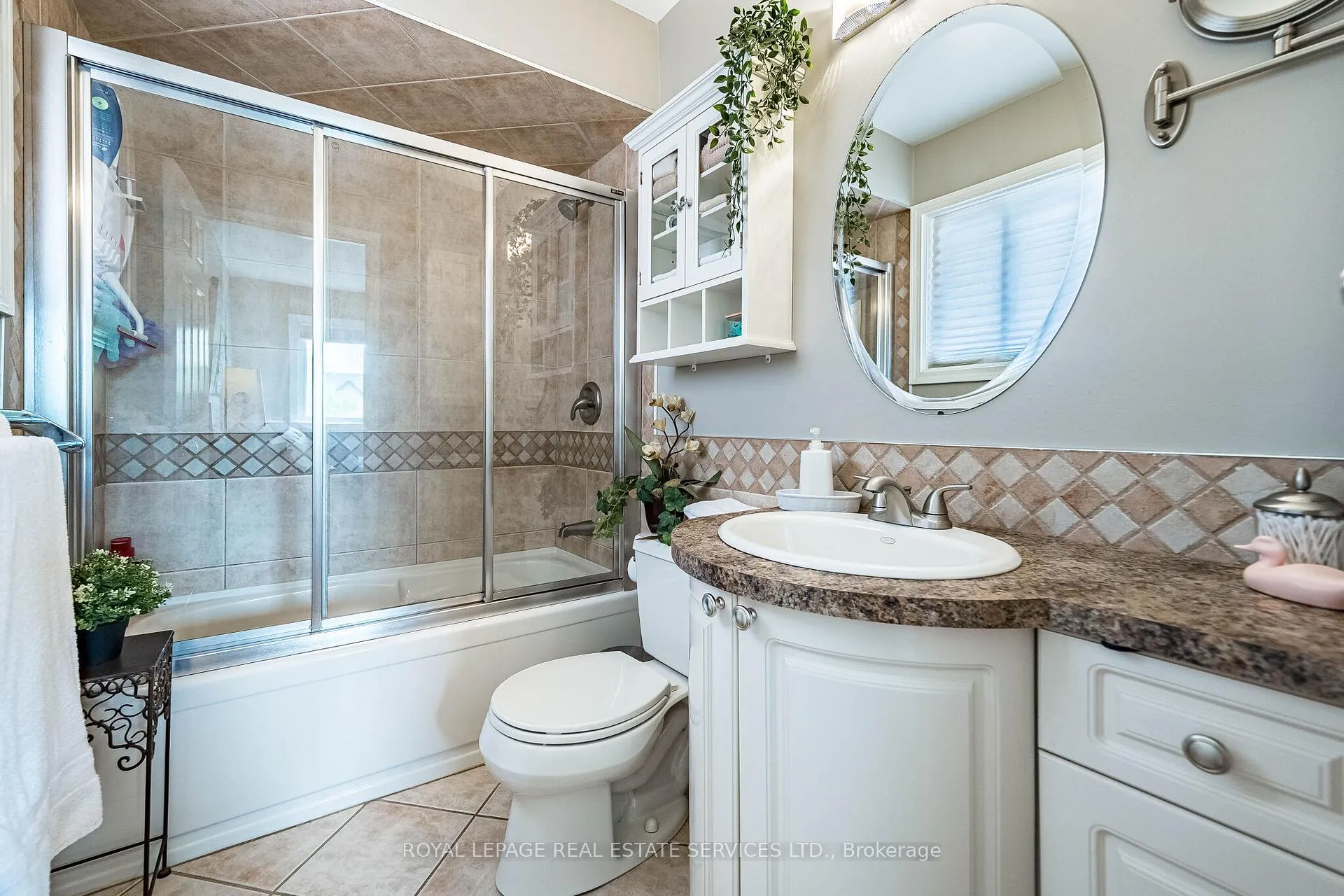 Photo 23 of 19 Newgreen Crescent, Brampton, Westgate — HOMEH