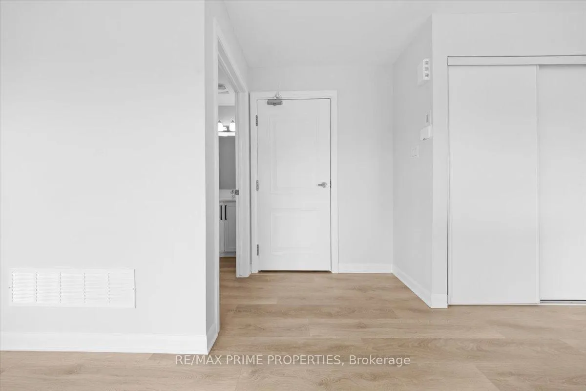 Photo 3 of Unit B, 700B Amberwing Private, Ottawa, Avalon West — HOMEH