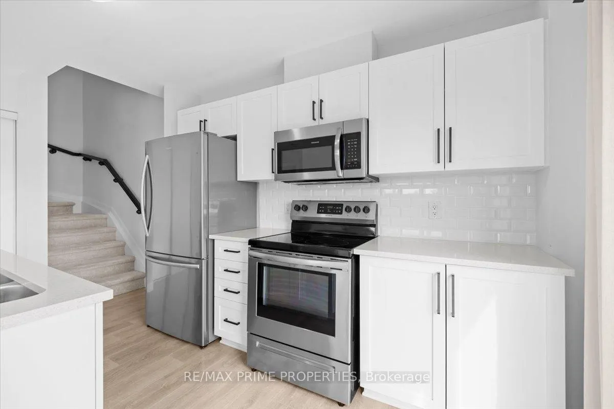Photo 12 of Unit B, 700B Amberwing Private, Ottawa, Avalon West — HOMEH