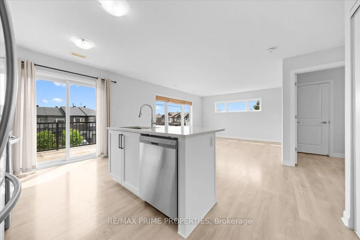 Photo 17 of Unit B, 700B Amberwing Private, Ottawa, Avalon West — HOMEH