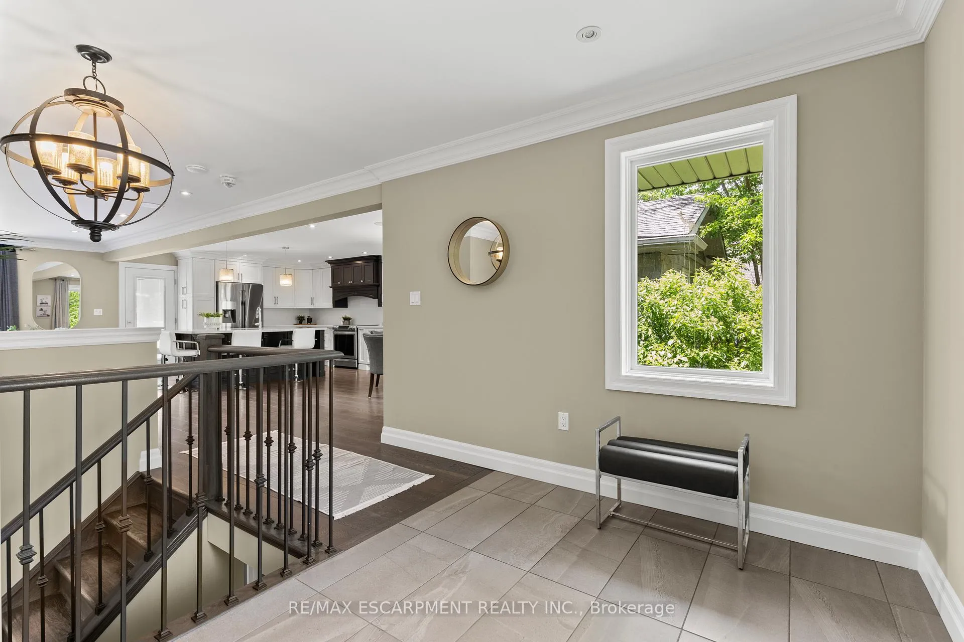 Photo 6 of 404 Hamilton Drive, Hamilton, Ancaster — HOMEH