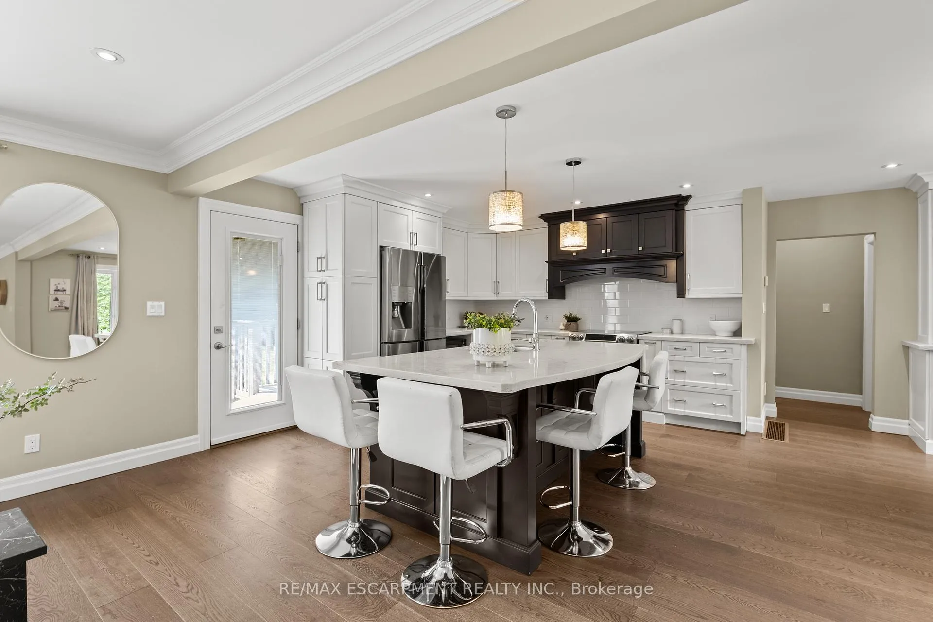 Photo 10 of 404 Hamilton Drive, Hamilton, Ancaster — HOMEH