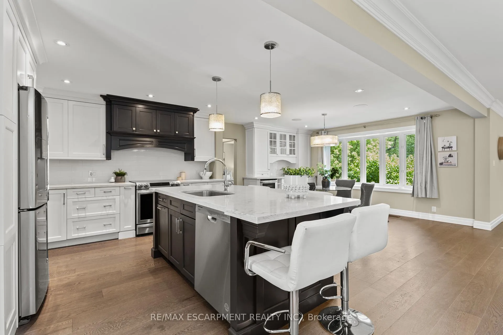 Photo 13 of 404 Hamilton Drive, Hamilton, Ancaster — HOMEH