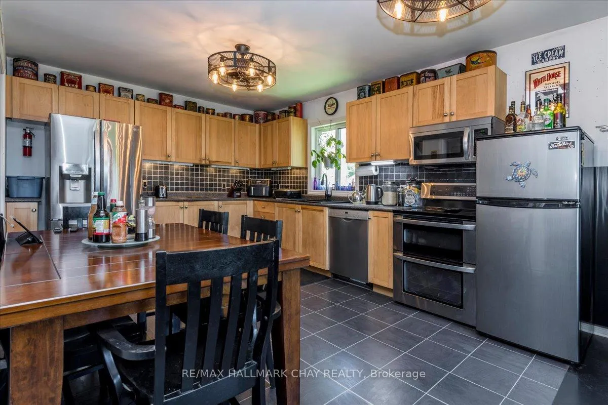 Photo 3 of 736 Lakelands Avenue, Innisfil, Alcona — HOMEH