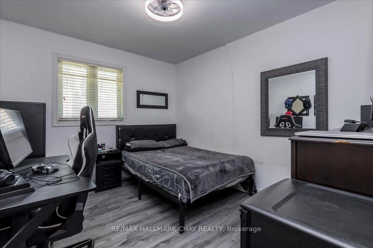 Photo 5 of 736 Lakelands Avenue, Innisfil, Alcona — HOMEH