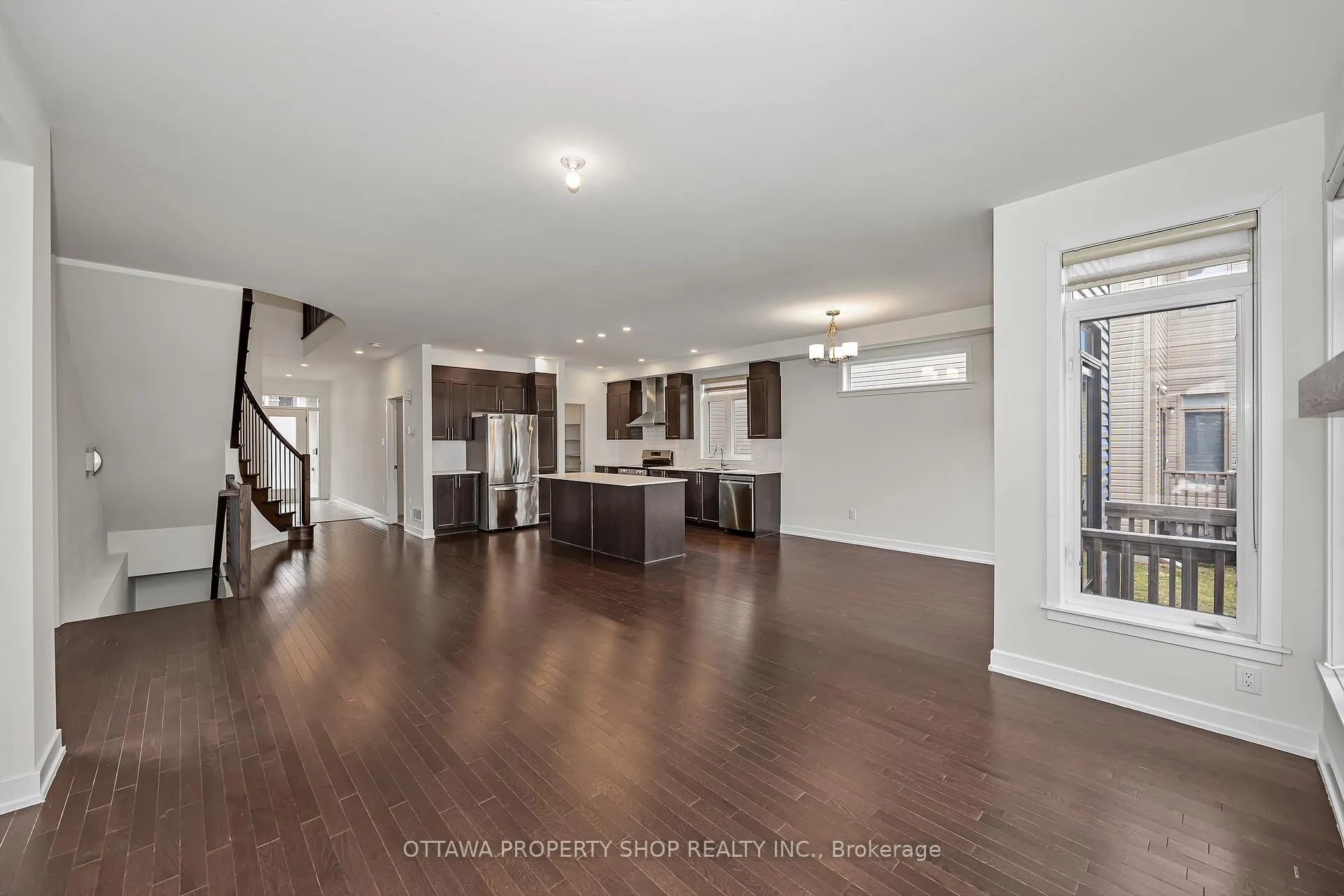 Photo 5 of 725 Odyssey Way, Ottawa, Leitrim — HOMEH
