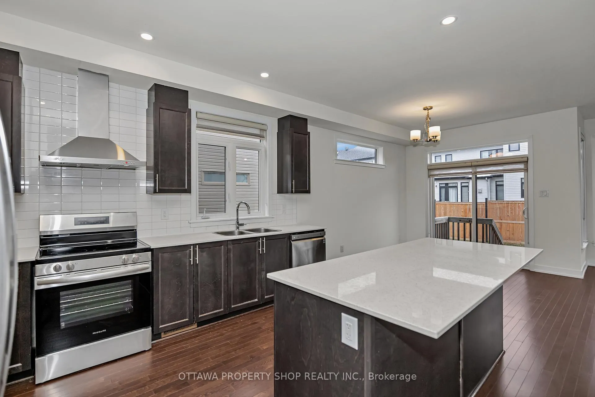 Photo 8 of 725 Odyssey Way, Ottawa, Leitrim — HOMEH