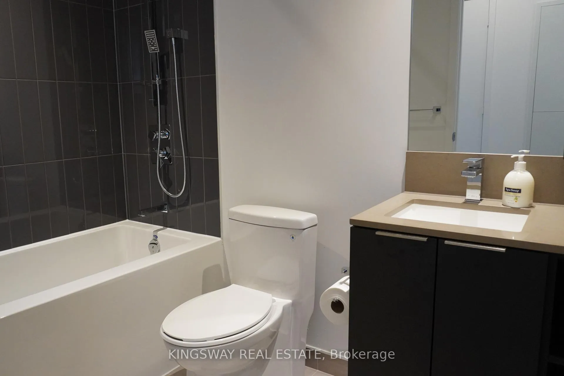 Photo 8 of Unit 2913, 3900 Confederation Parkway, Mississauga, City Centre — HOMEH