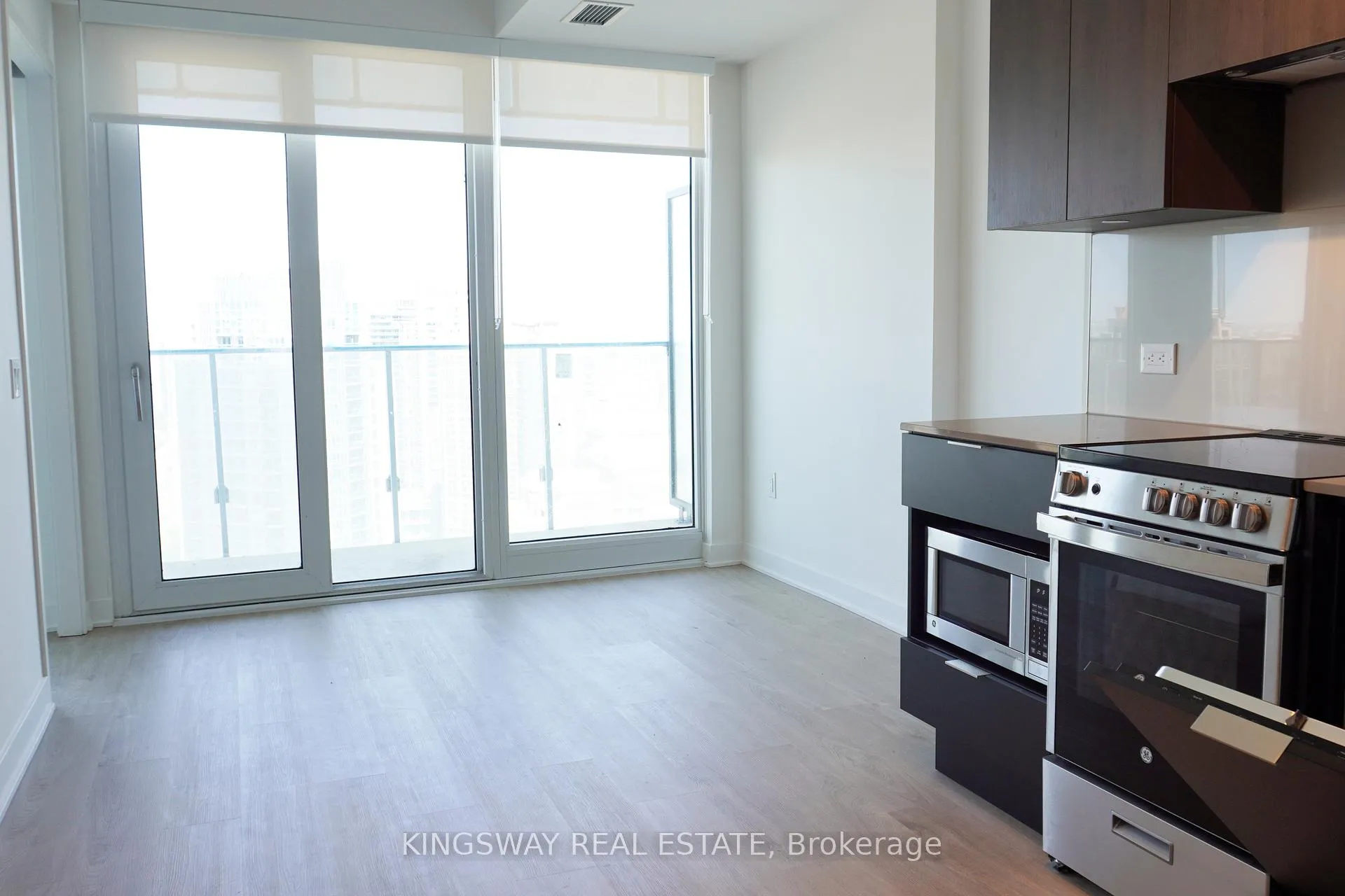 Photo 12 of Unit 2913, 3900 Confederation Parkway, Mississauga, City Centre — HOMEH
