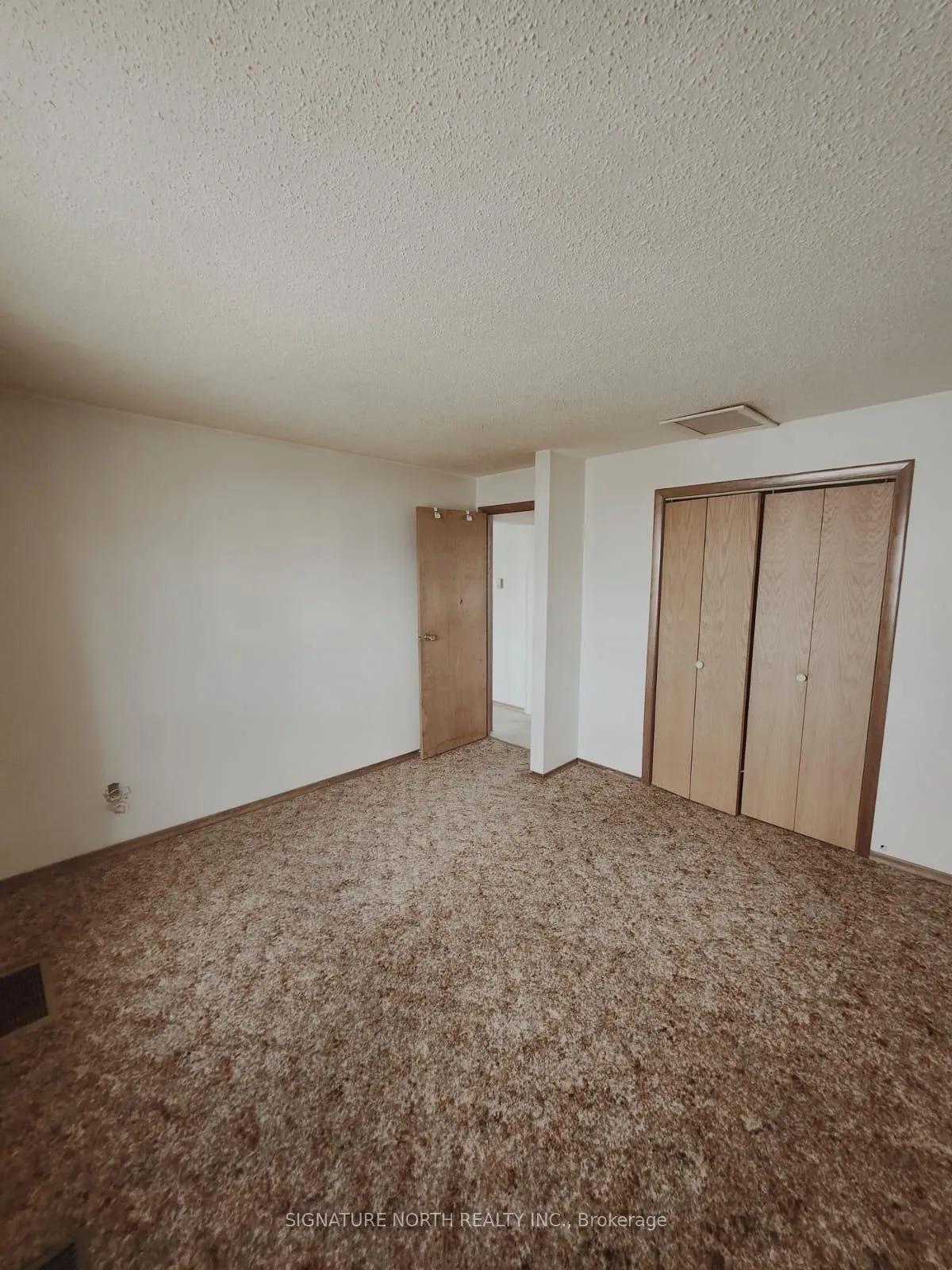 Photo 5 of 384 Francis Street E, Thunder Bay, Westfort — HOMEH