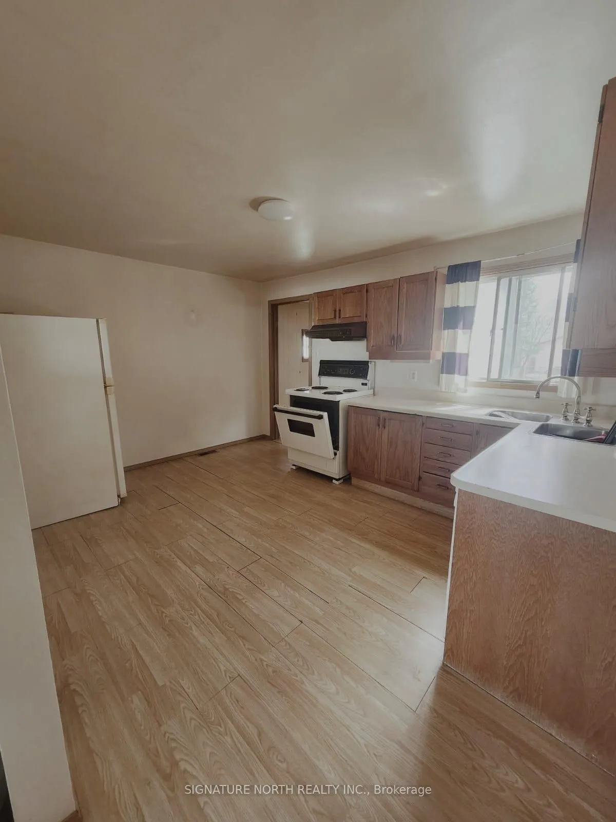 Photo 9 of 384 Francis Street E, Thunder Bay, Westfort — HOMEH