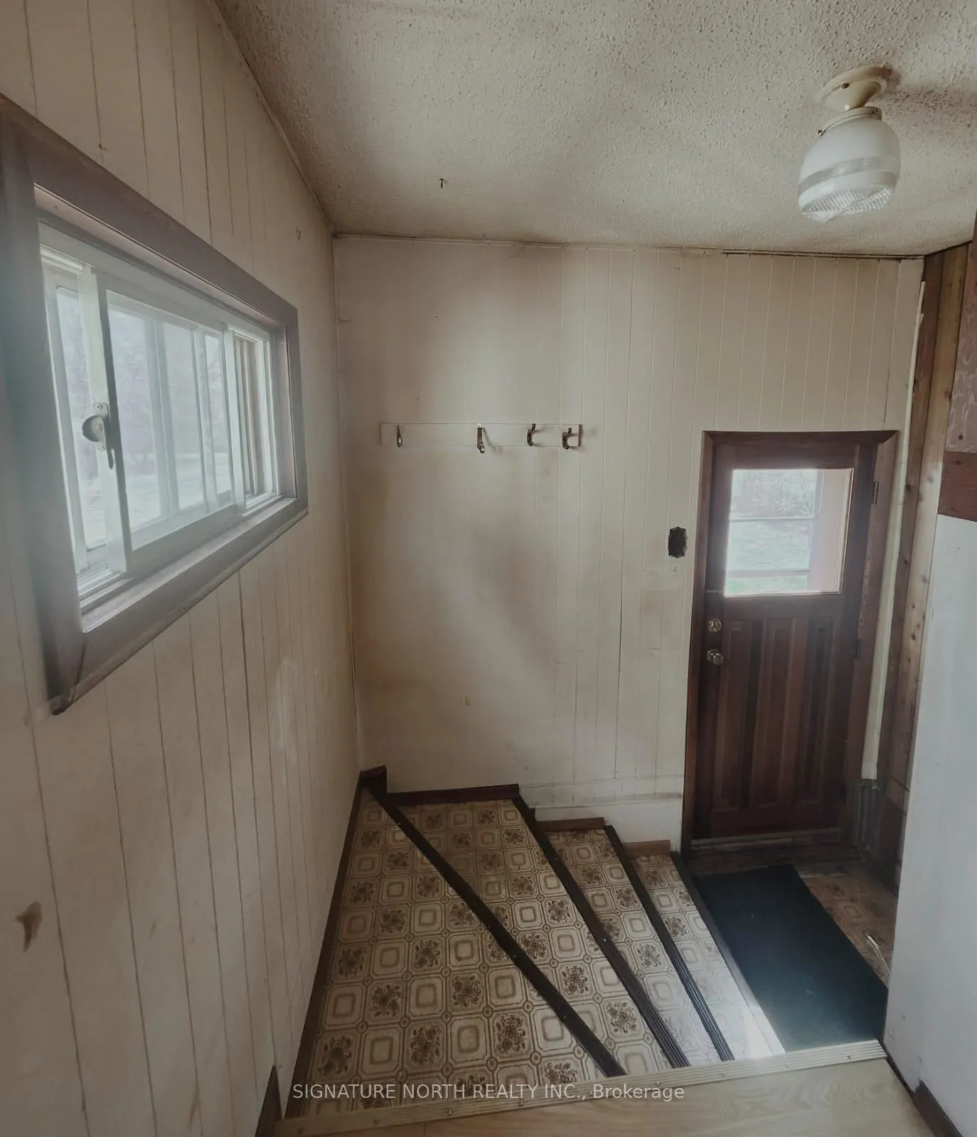 Photo 13 of 384 Francis Street E, Thunder Bay, Westfort — HOMEH