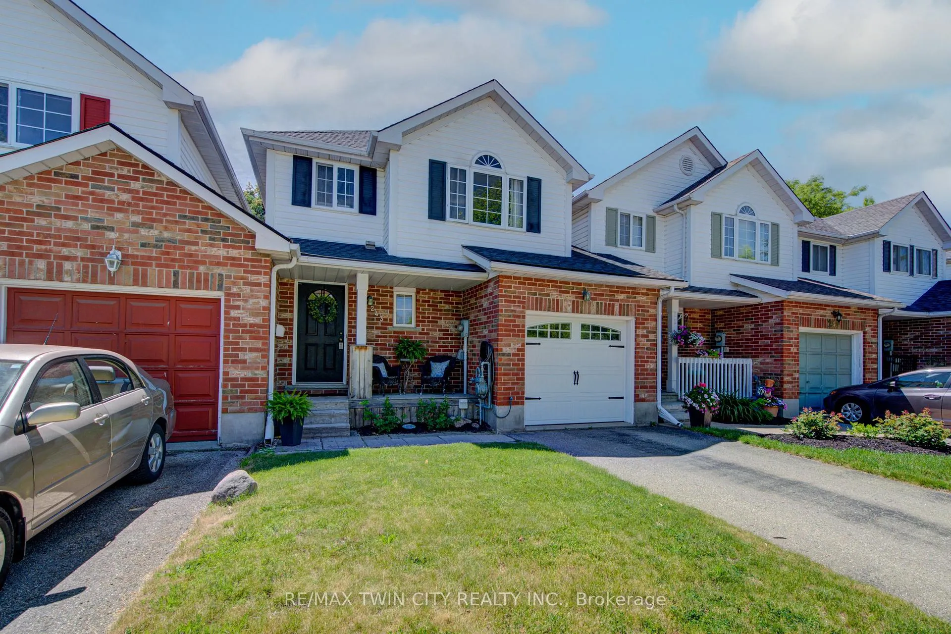 Photo 4 of 243 Auburn Drive, Waterloo — HOMEH